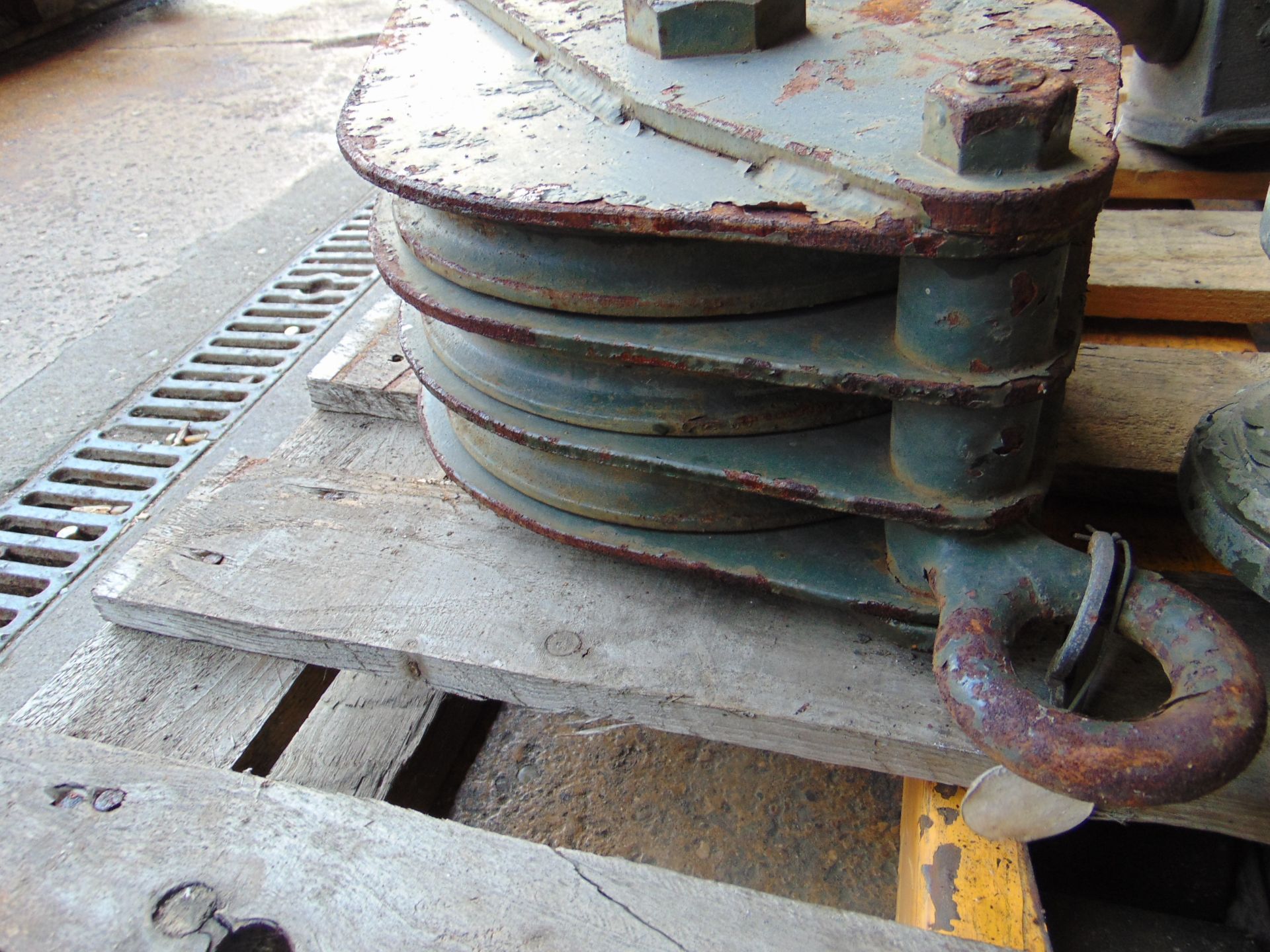 Triple Pulley Block 1/2" Dia. Rope SWL 7 Ton - Image 6 of 6