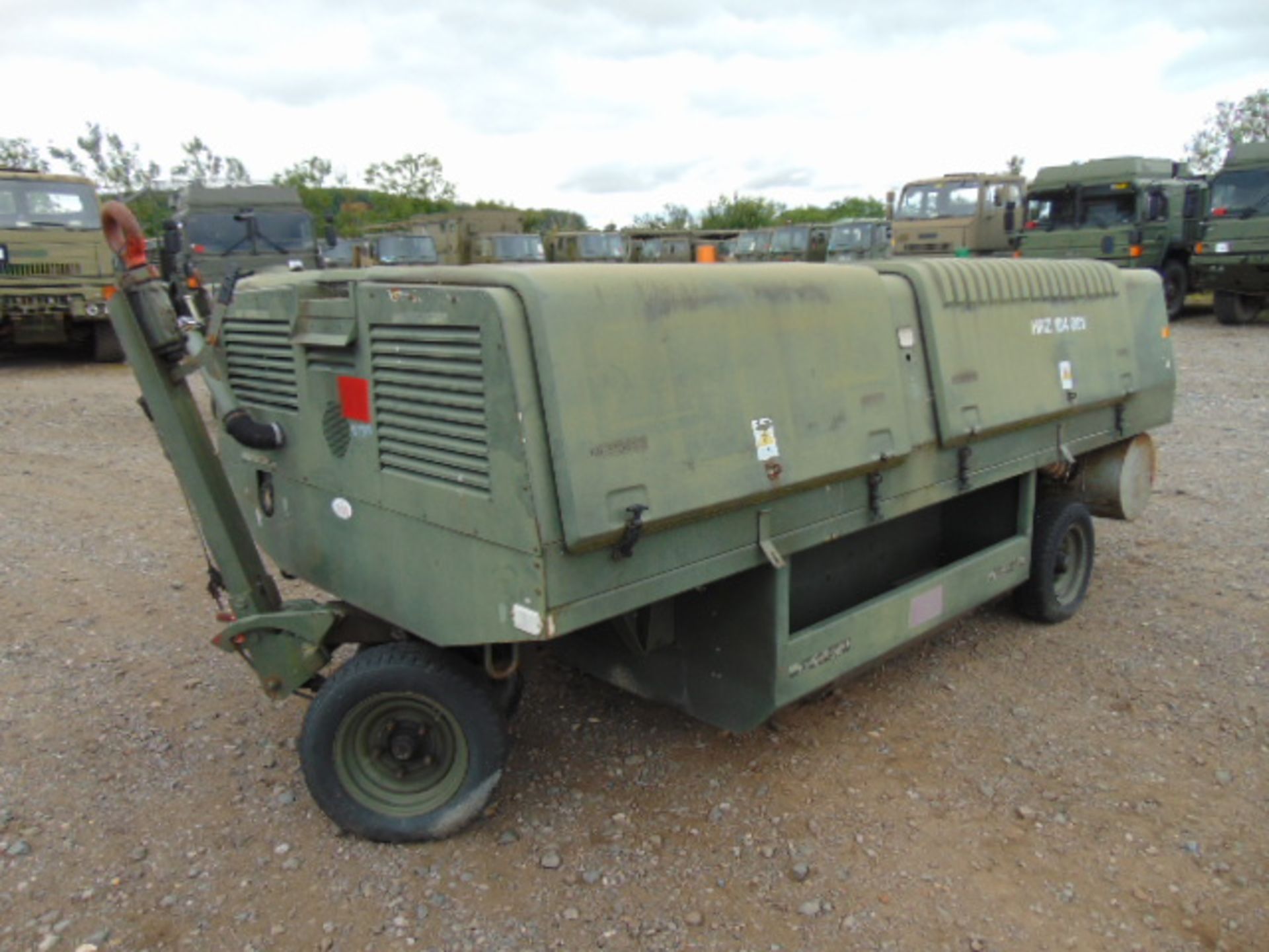 Houchin Twin Axle 60 KVA 48KW Aircraft Ground Power Unit c/w Cummins Engine - Image 3 of 16