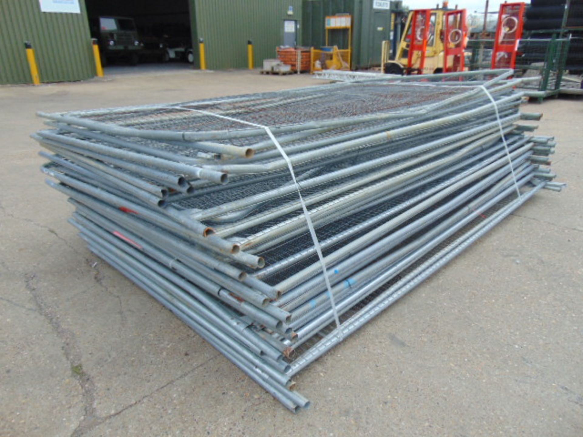 30 x Heras Style Galvanised Fencing Panels 3.5m x 2m - Image 2 of 5