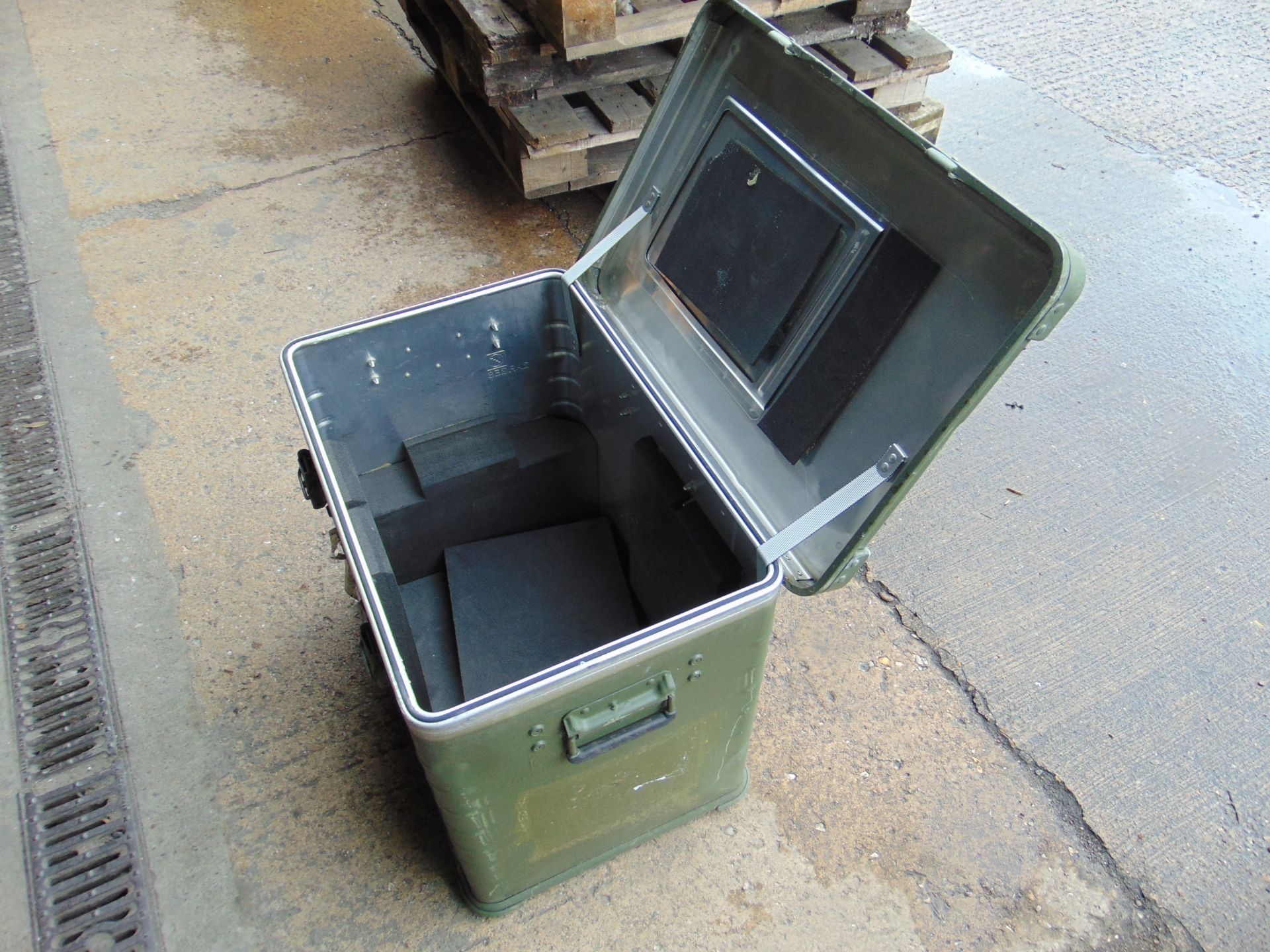 Stackable Aluminium Storage Box L60cm x W43cm x H50cm - Image 2 of 5
