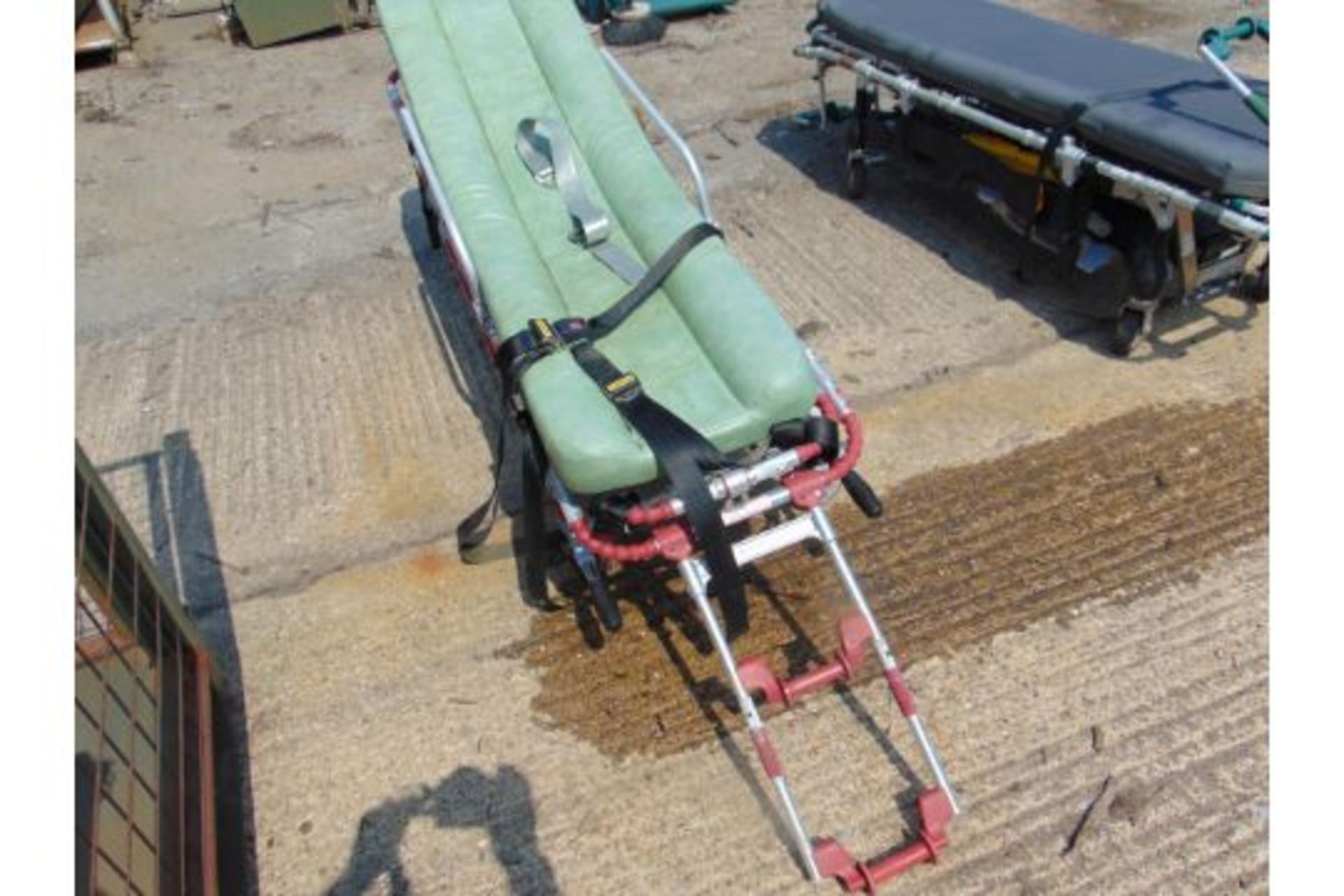 2 x MOBILE STRETCHERS - Image 3 of 9