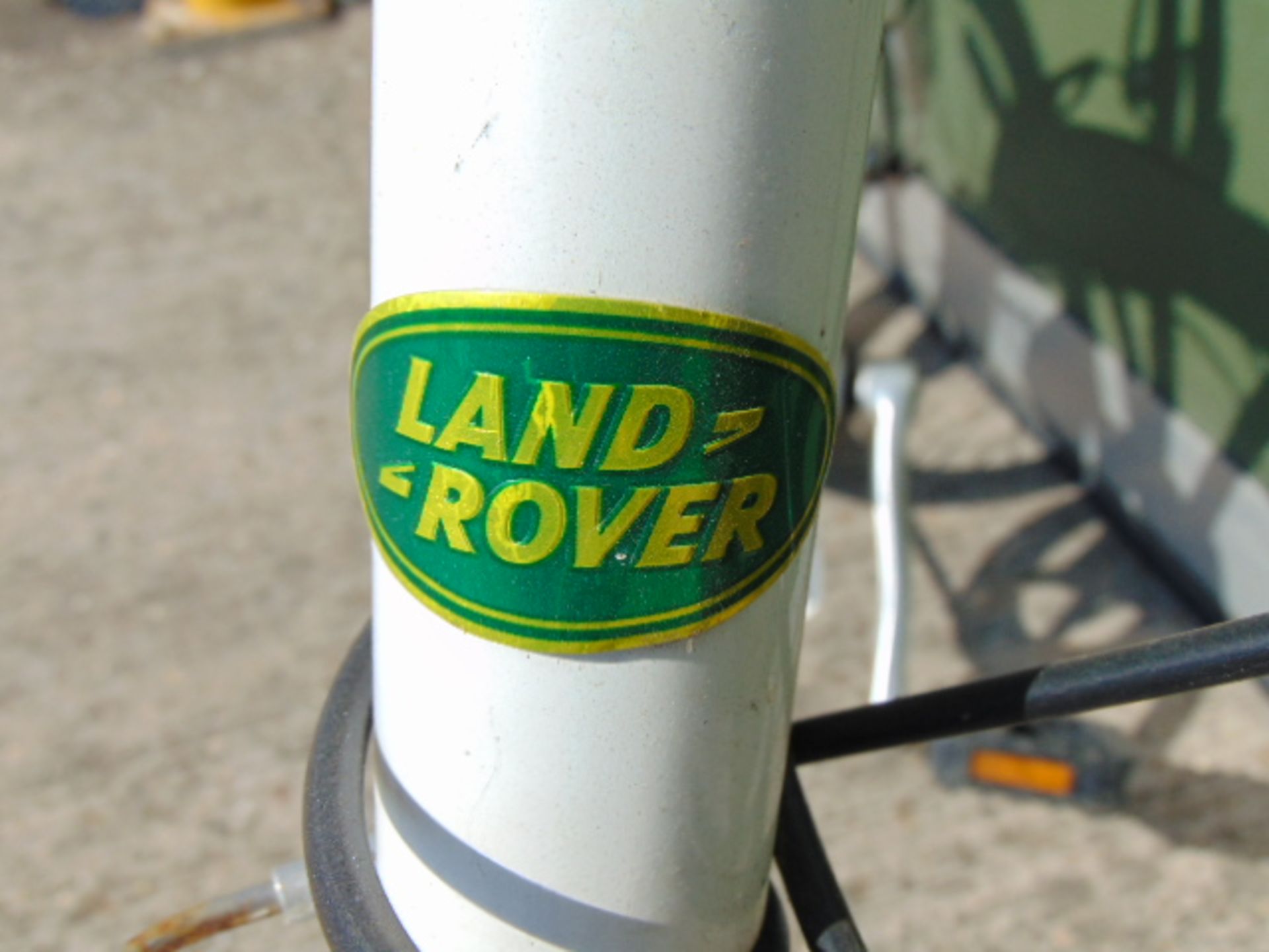 Very Rare Genuine and Original Land Rover City Lightweight Folding Bike - Image 8 of 8
