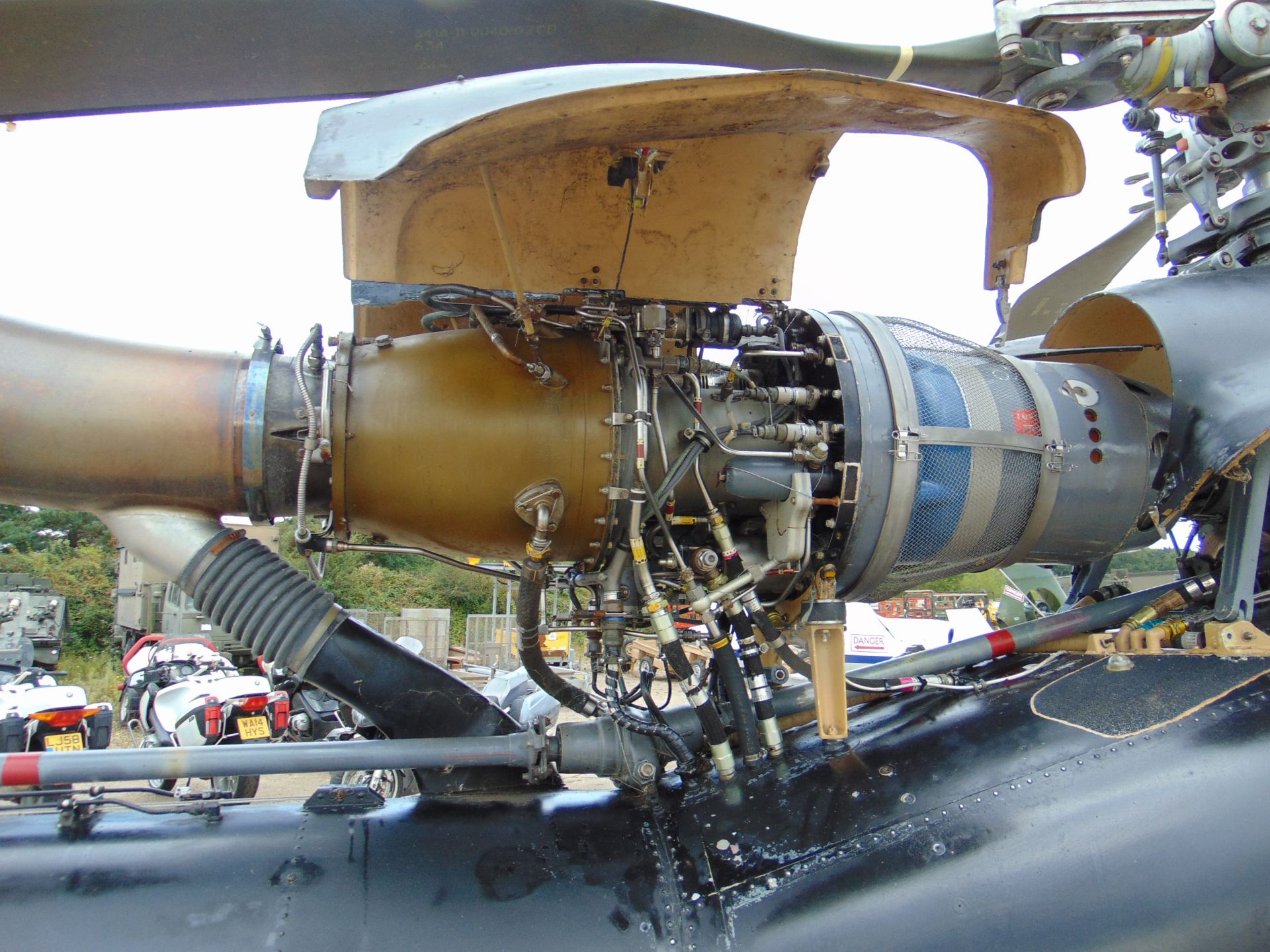 GAZELLE AH1 TURBINE HELICOPTER FROM UK MINISTRY OF DEFENCE - Image 25 of 26
