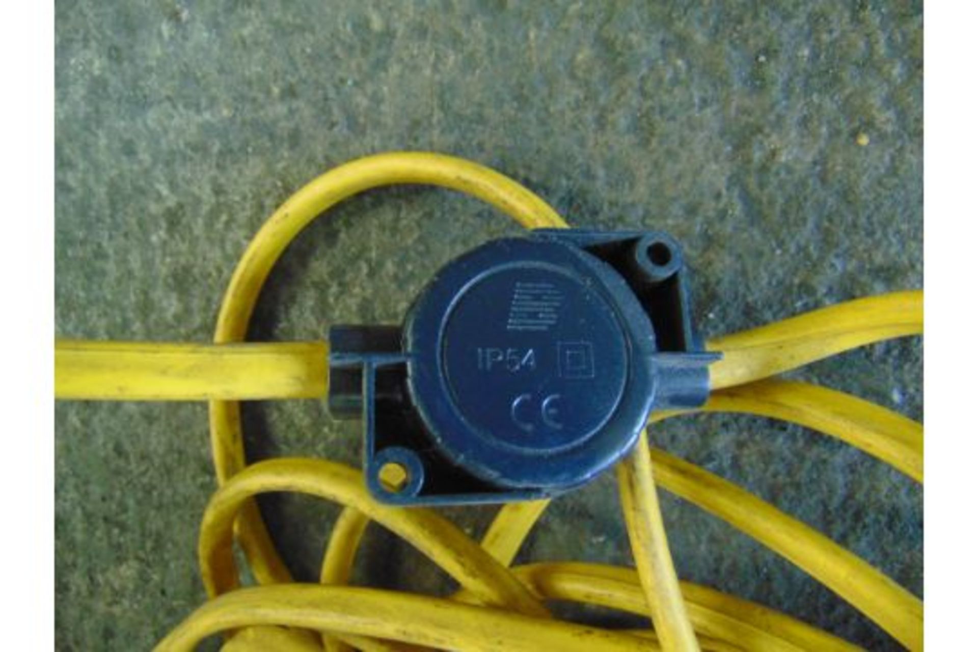 2 x LIGHT LEADS 240v - Image 6 of 6