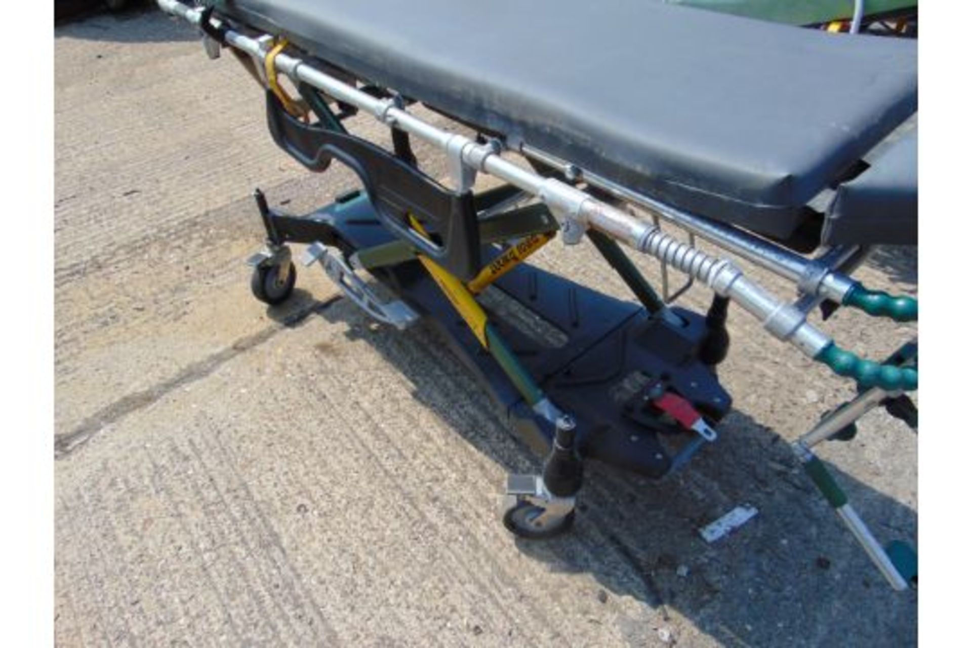 2 x MOBILE STRETCHERS - Image 7 of 9