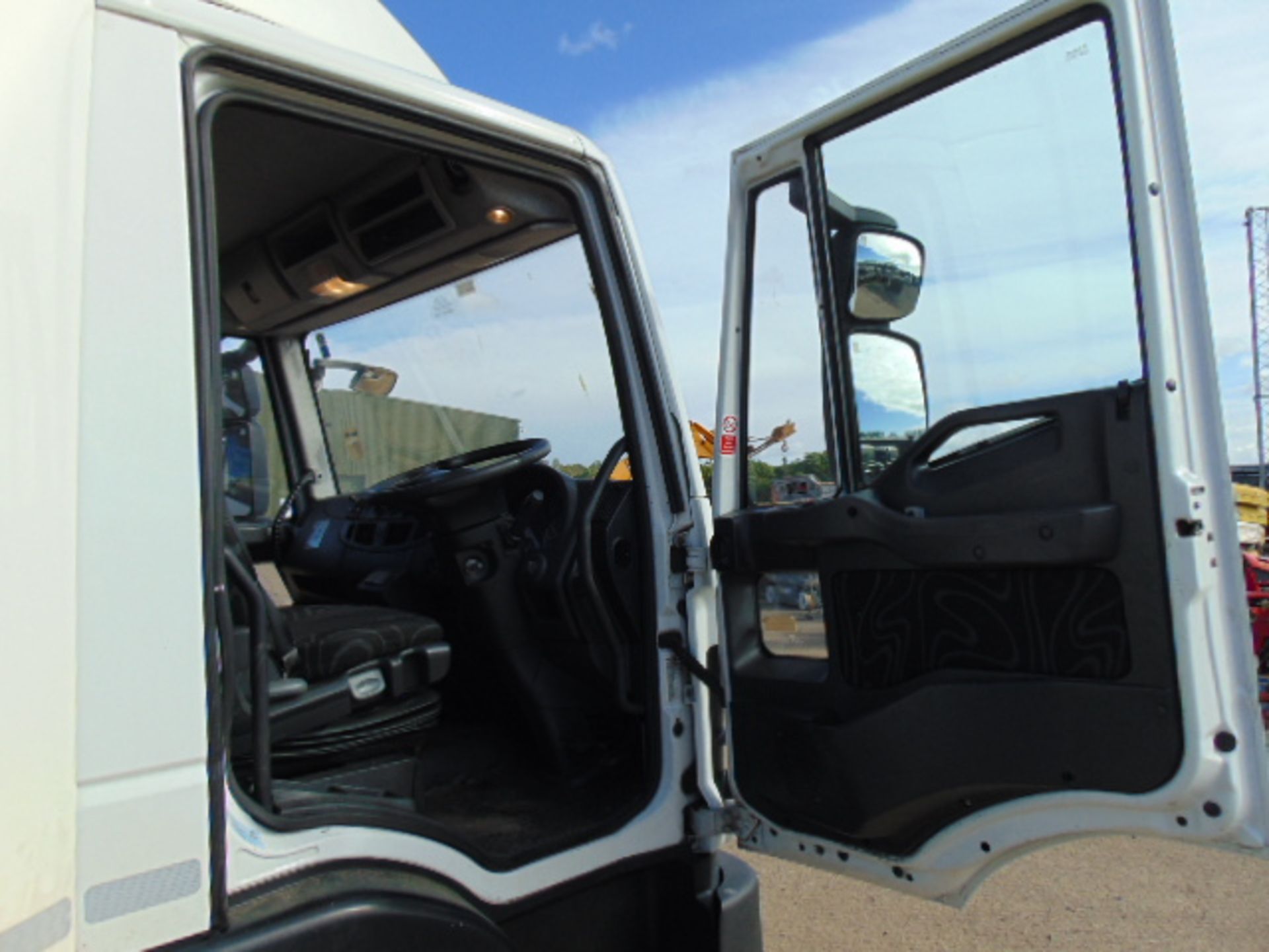 2011 Iveco Eurocargo 100E18 Day Cab Box Van 4x2 3.9L Diesel - Prison/Secure Transport Vehicle - Image 19 of 26