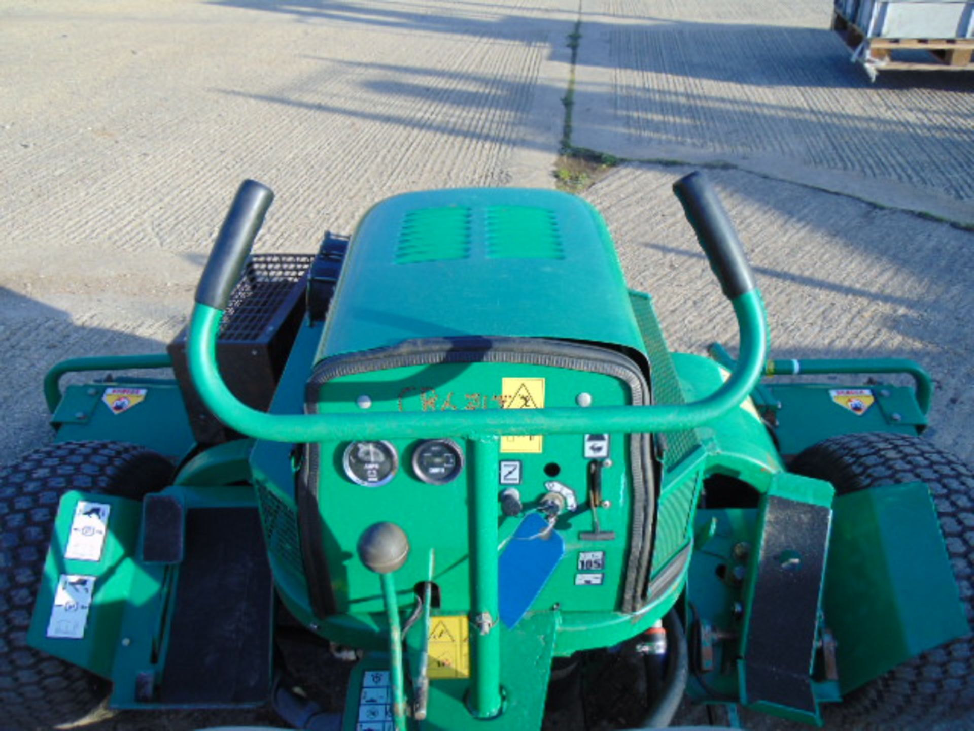 Ransomes T-Plex 180 Triple Gang Ride On Mower ONLY 709 HOURS! - Image 9 of 17