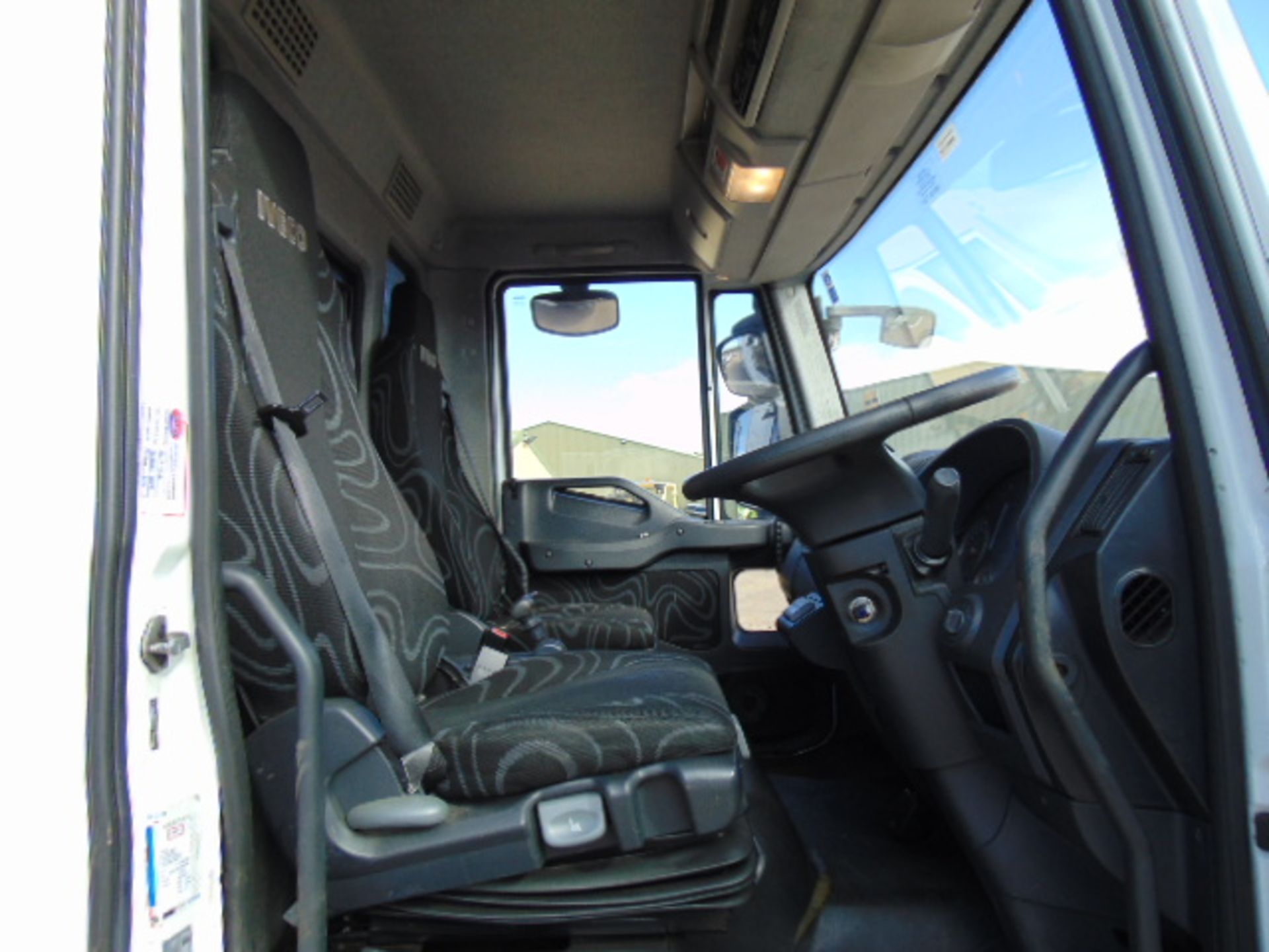 2011 Iveco Eurocargo 100E18 Day Cab Box Van 4x2 3.9L Diesel - Prison/Secure Transport Vehicle - Image 22 of 26