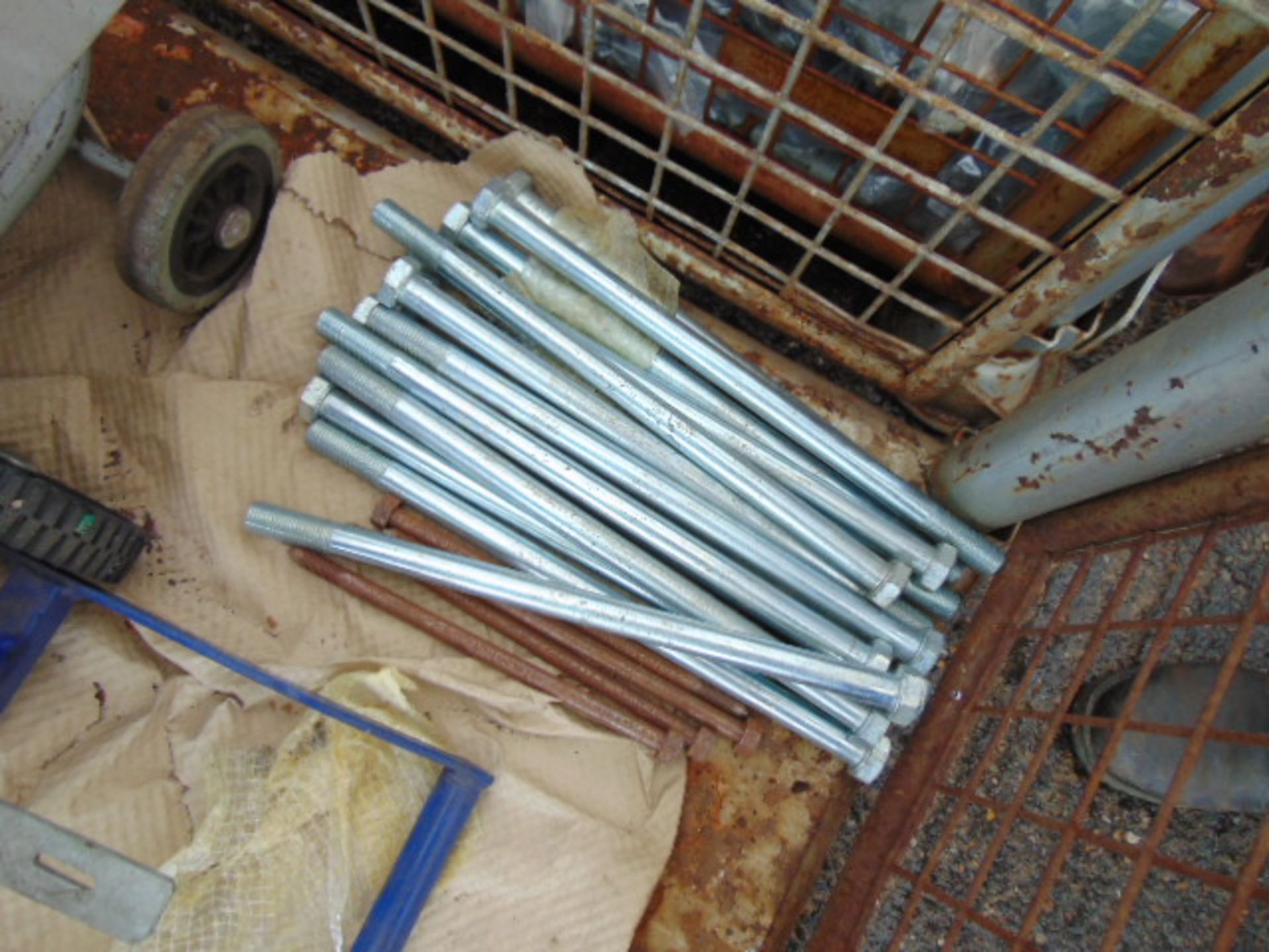 1 x Stillage of Workshop Eqpt, Fixings etc - Image 3 of 5