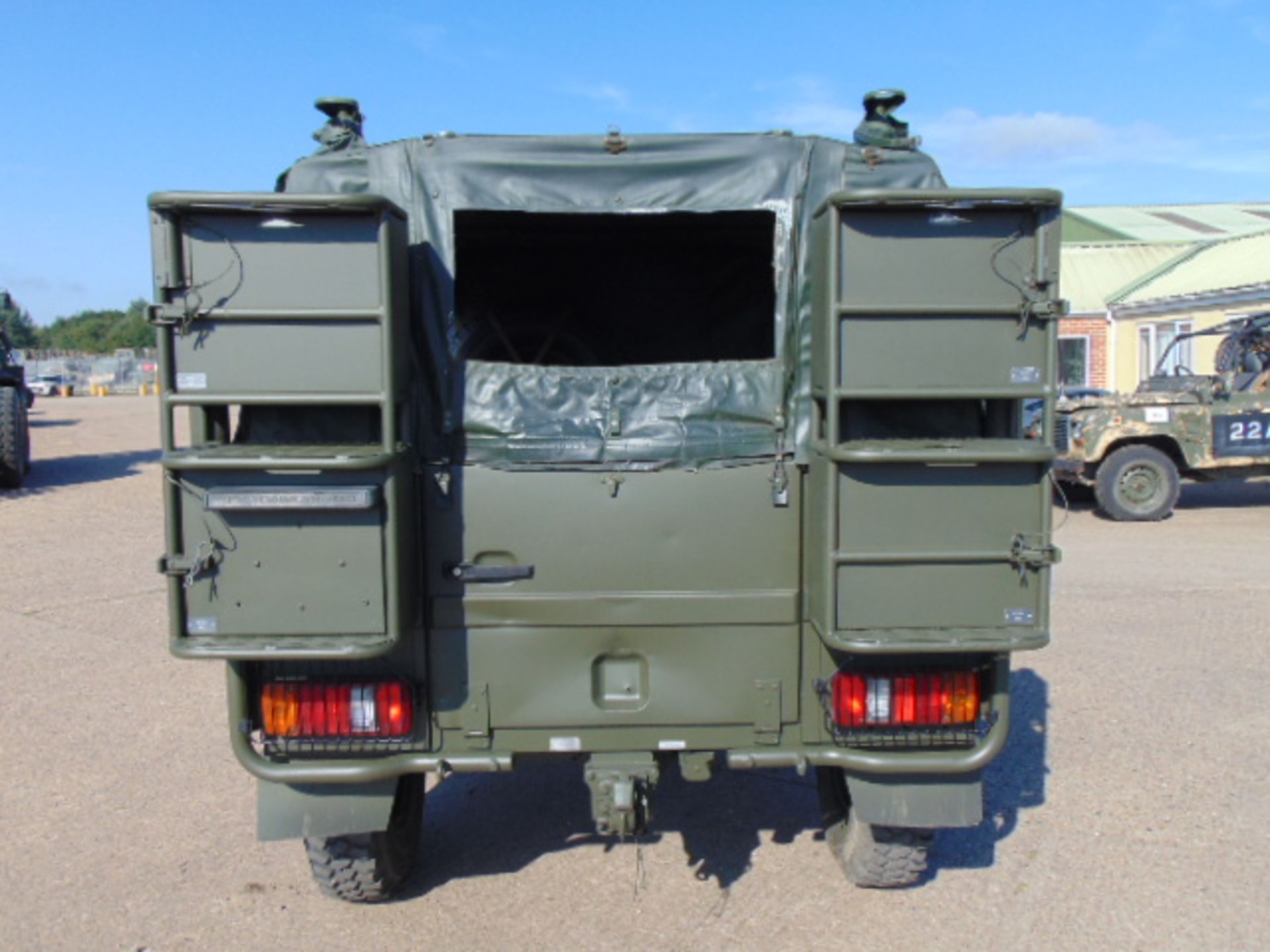 Military Specification Pinzgauer 716 4X4 Soft Top c/w Ramsay Winch ONLY 25,743 MILES! - Image 7 of 31