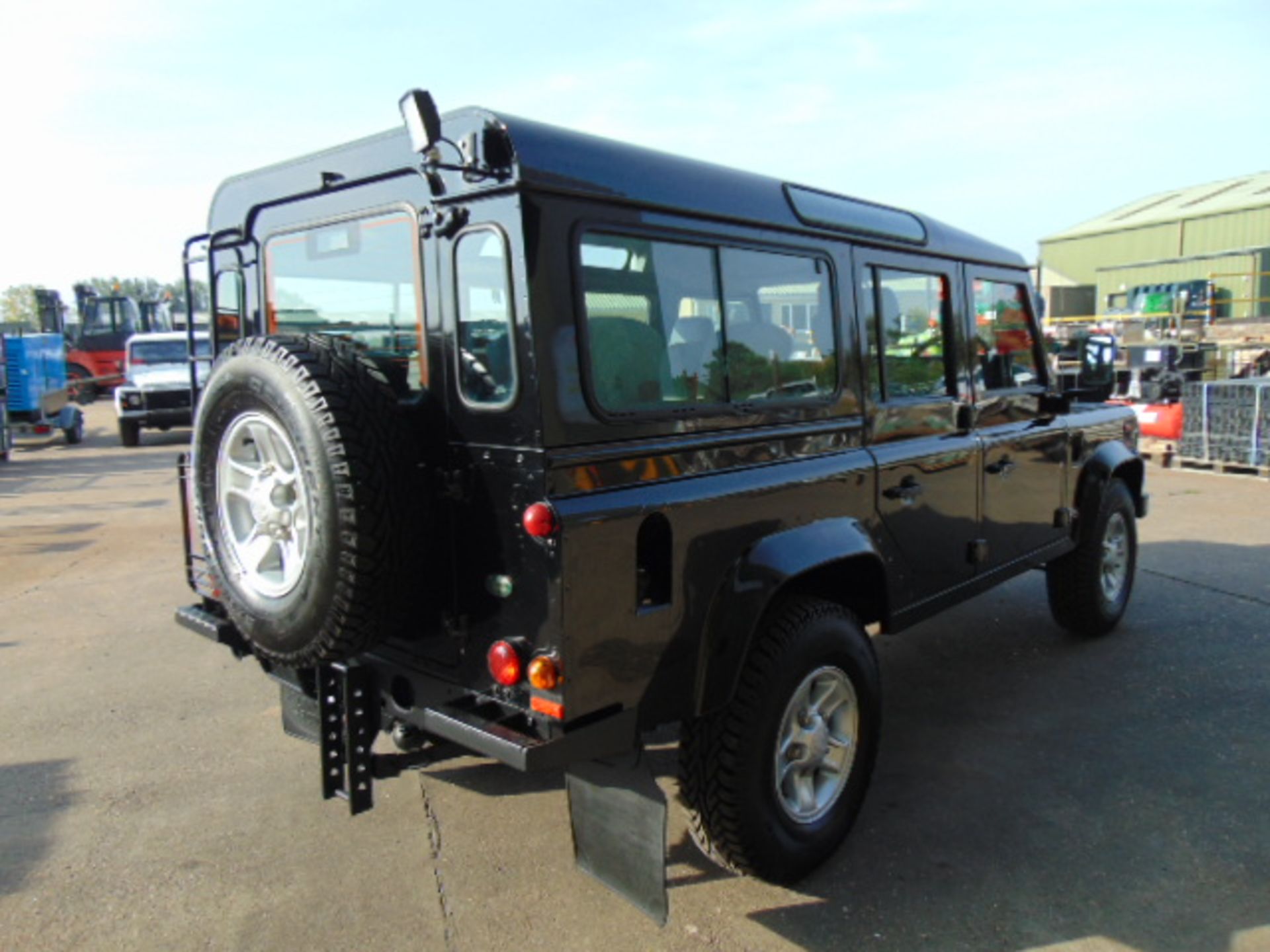 2005 Land Rover Defender 110 County TD5 9 Seat Station Wagon c/w Service History ONLY 100,212 Miles! - Image 9 of 43