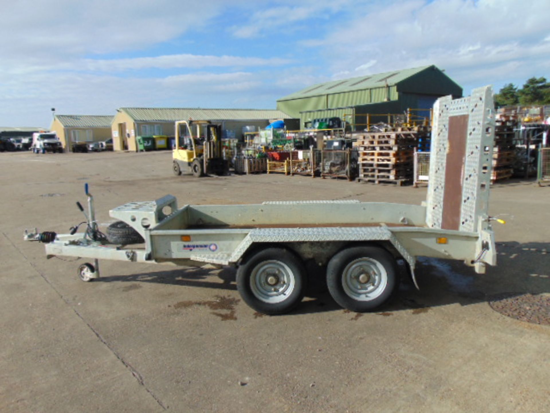 2019 Indespension Challenger 50 2.7 Tonne Twin Axle Beaver Tail Plant Trailer - Image 4 of 17
