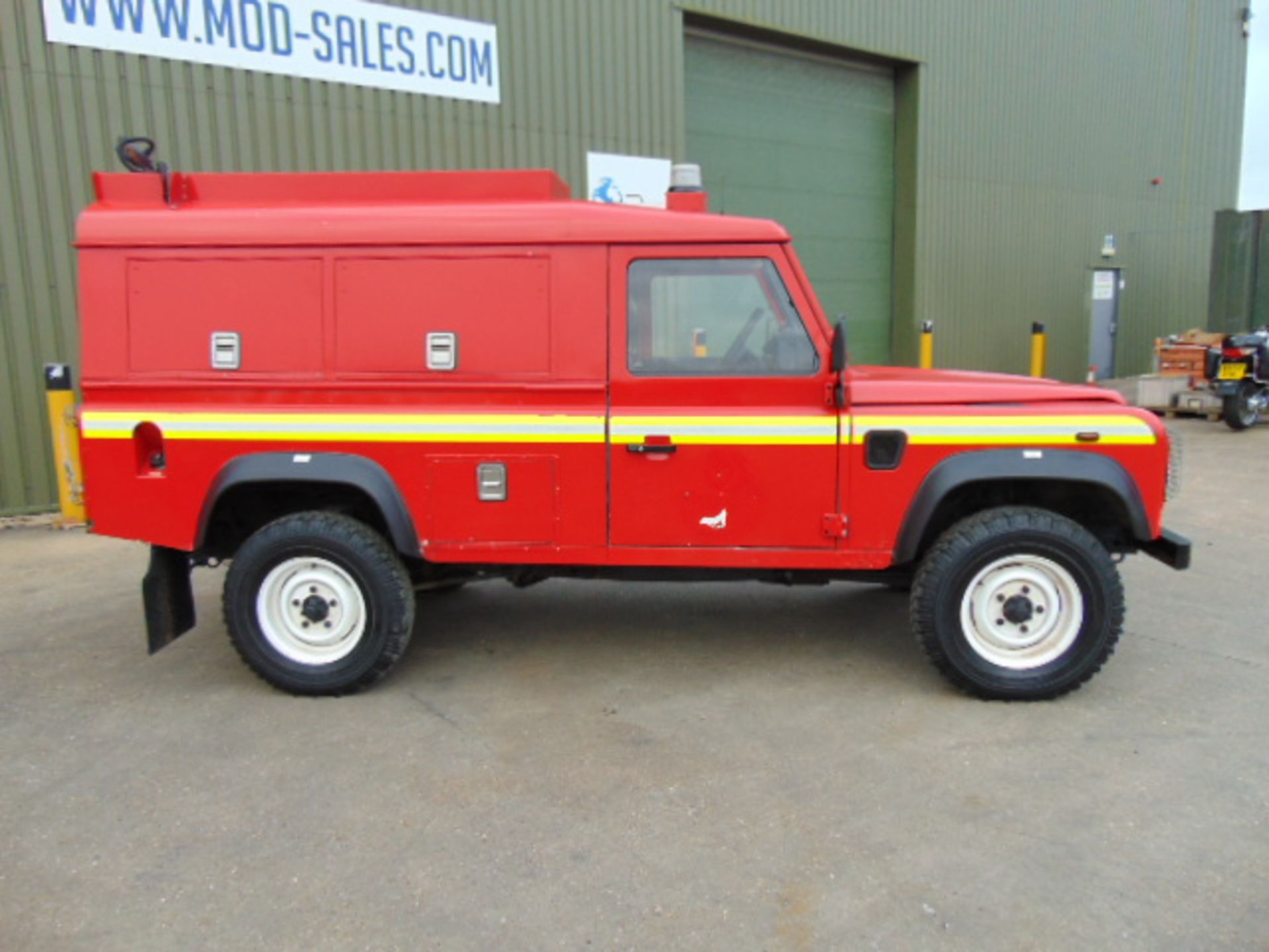 1 Owner Land Rover Defender 110 TD5 Saxon Firefighting Vehicle ONLY 34,600 MILES! - Image 6 of 45