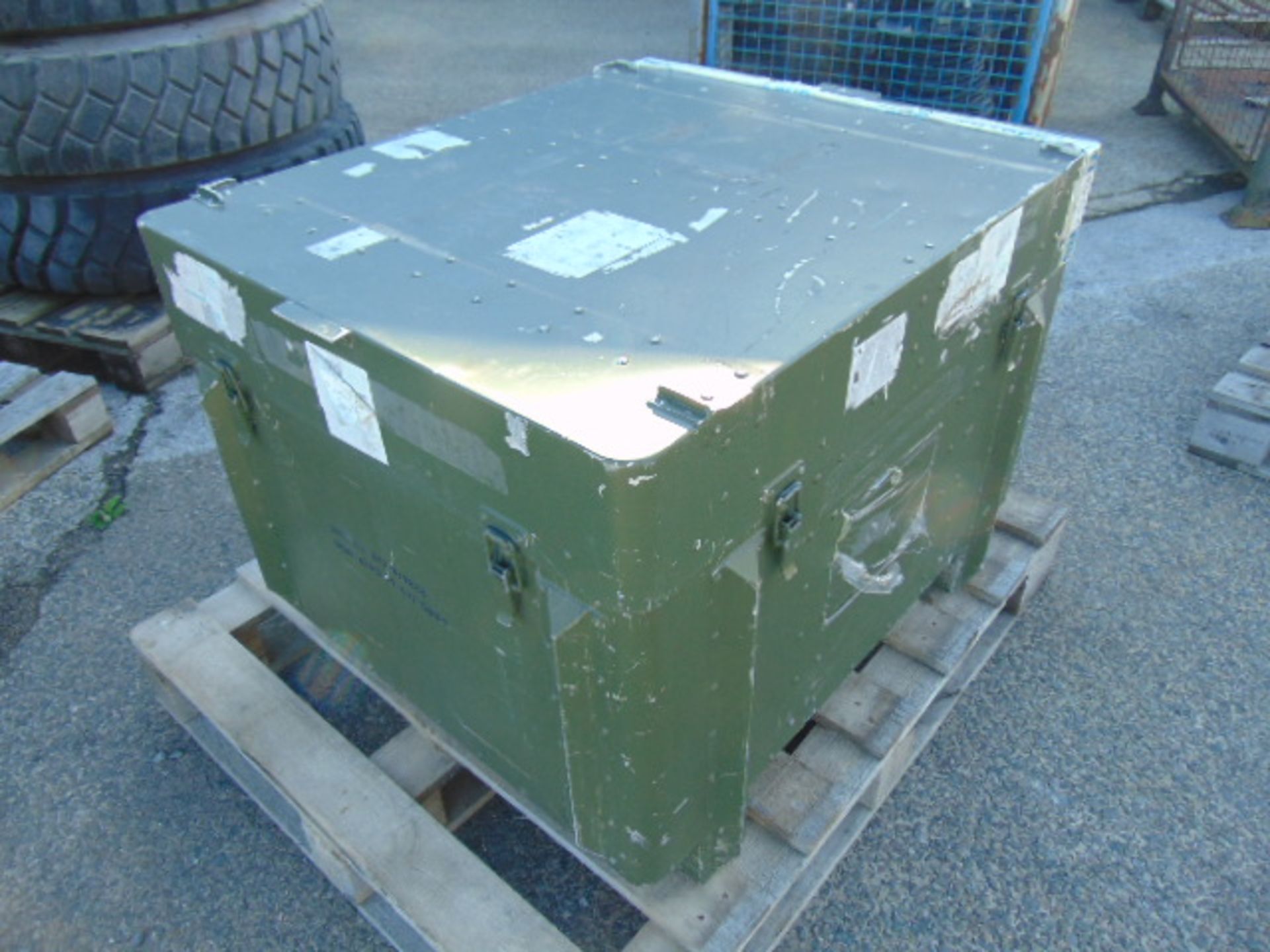 Large Heavy Duty Secure Storage Box H 66 x W 76 x L 91cms - Image 6 of 7