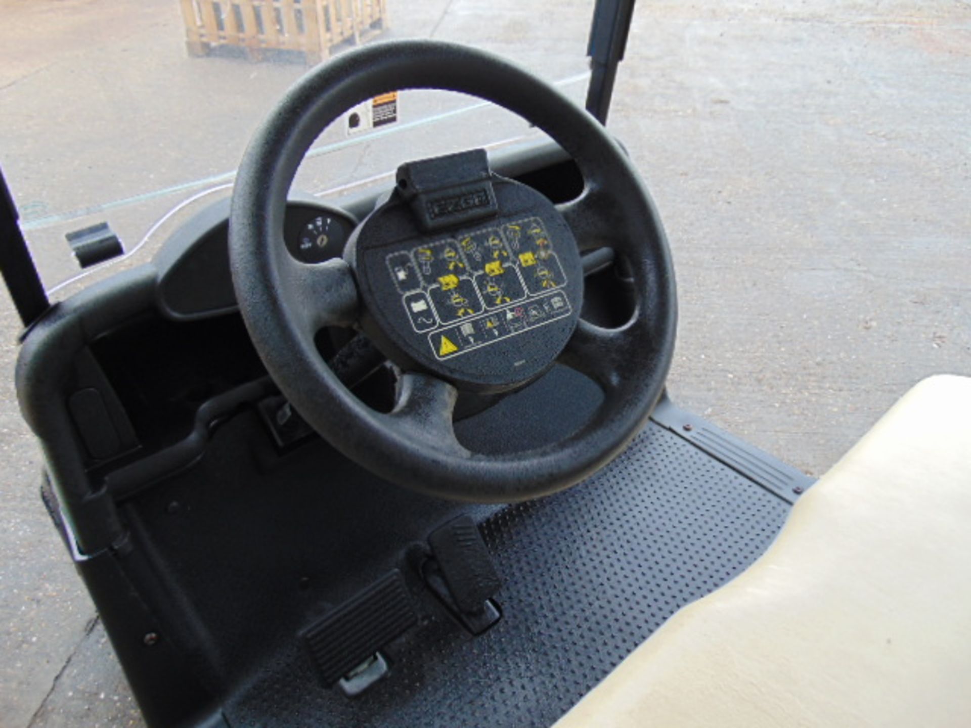 E-Z-GO 2 Seat Electric Golf Buggy - Image 9 of 13