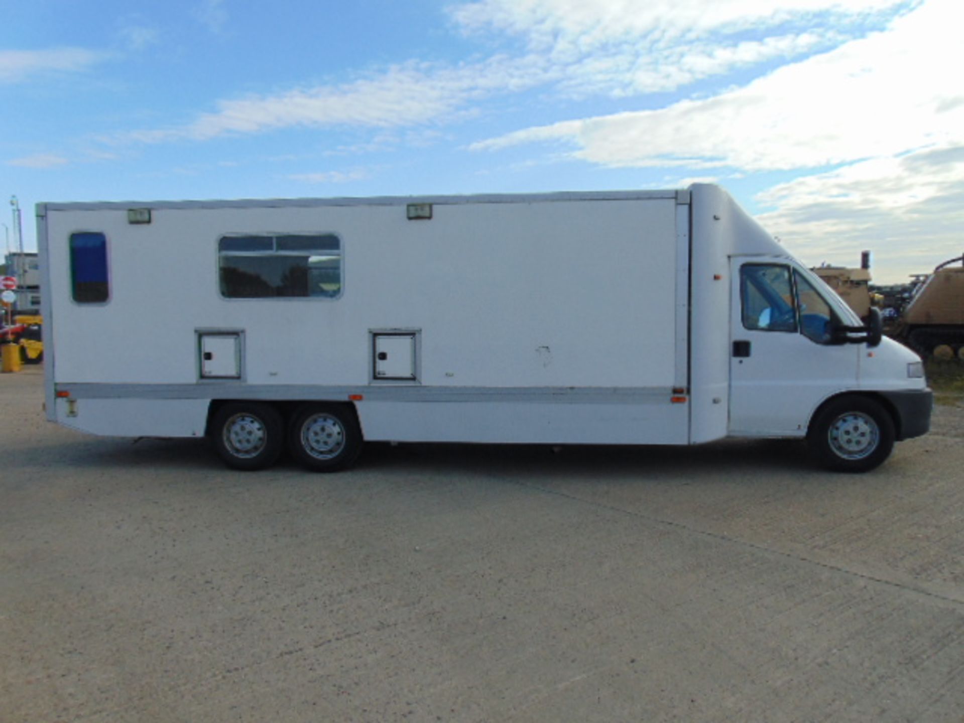 2002 Citroen Relay 2.8HDi Box Van Special Mobile Unit ONLY 8,823 MILES! IDEAL CAMPER CONVERSION - Image 5 of 35