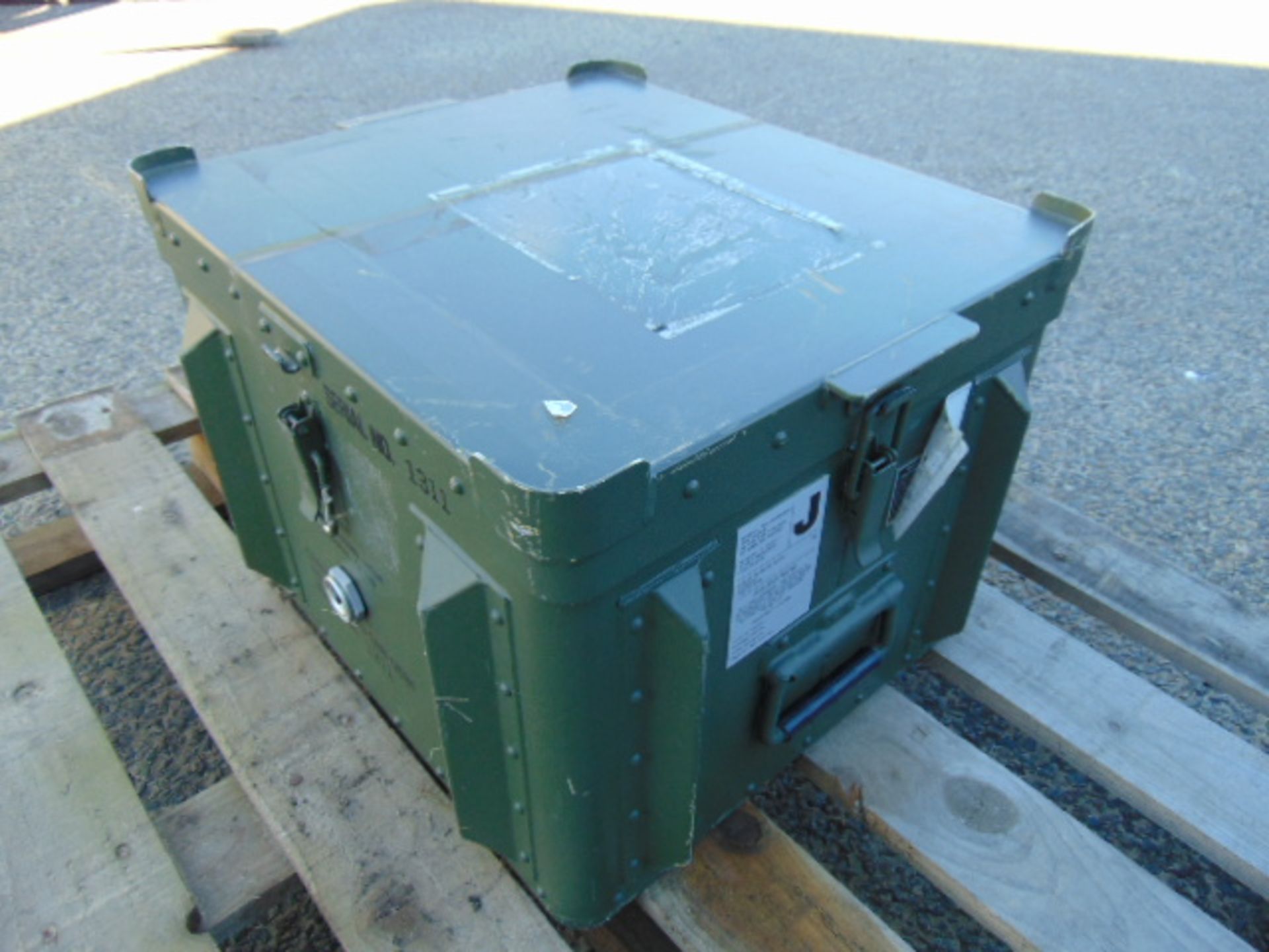 Heavy Duty Secure Storage Box H 33 x W 46 x L 41cms - Image 3 of 7