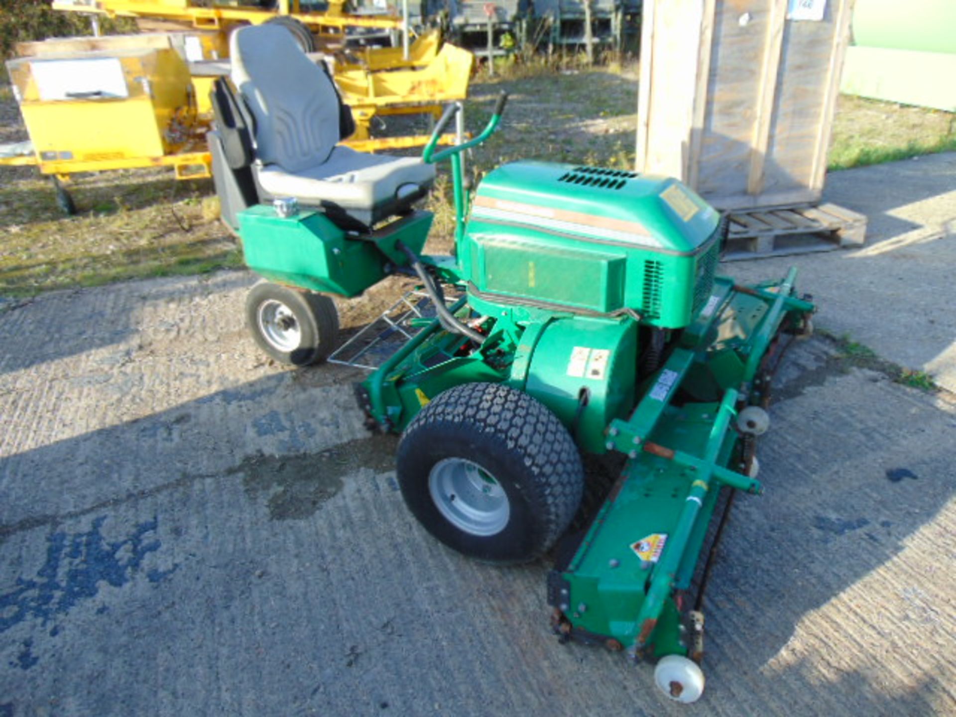 Ransomes T-Plex 180 Triple Gang Ride On Mower ONLY 709 HOURS! - Image 3 of 17