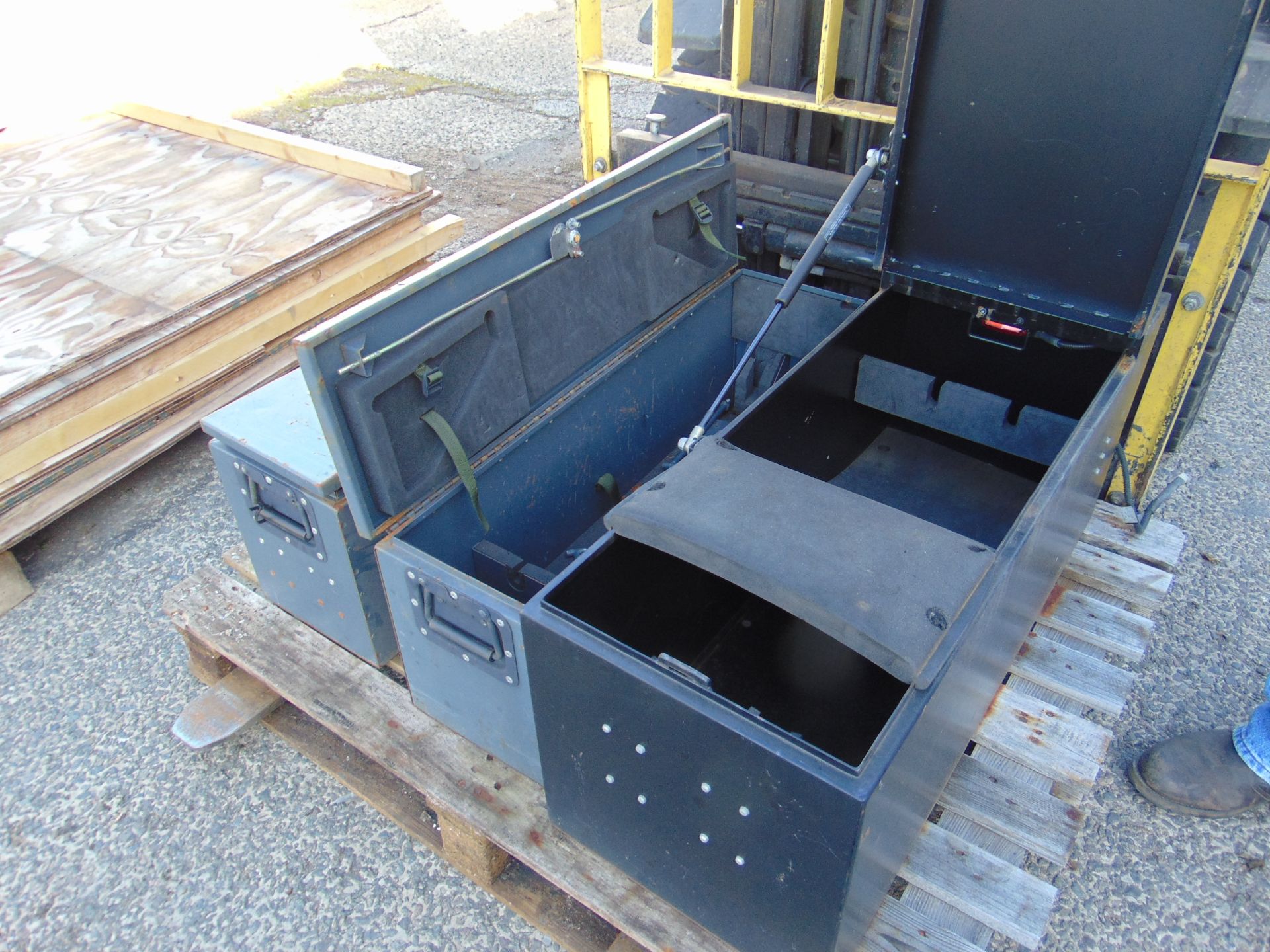 2 x Refuelling kits in HD Aluminium Vehicle Transit Cases - Image 4 of 7