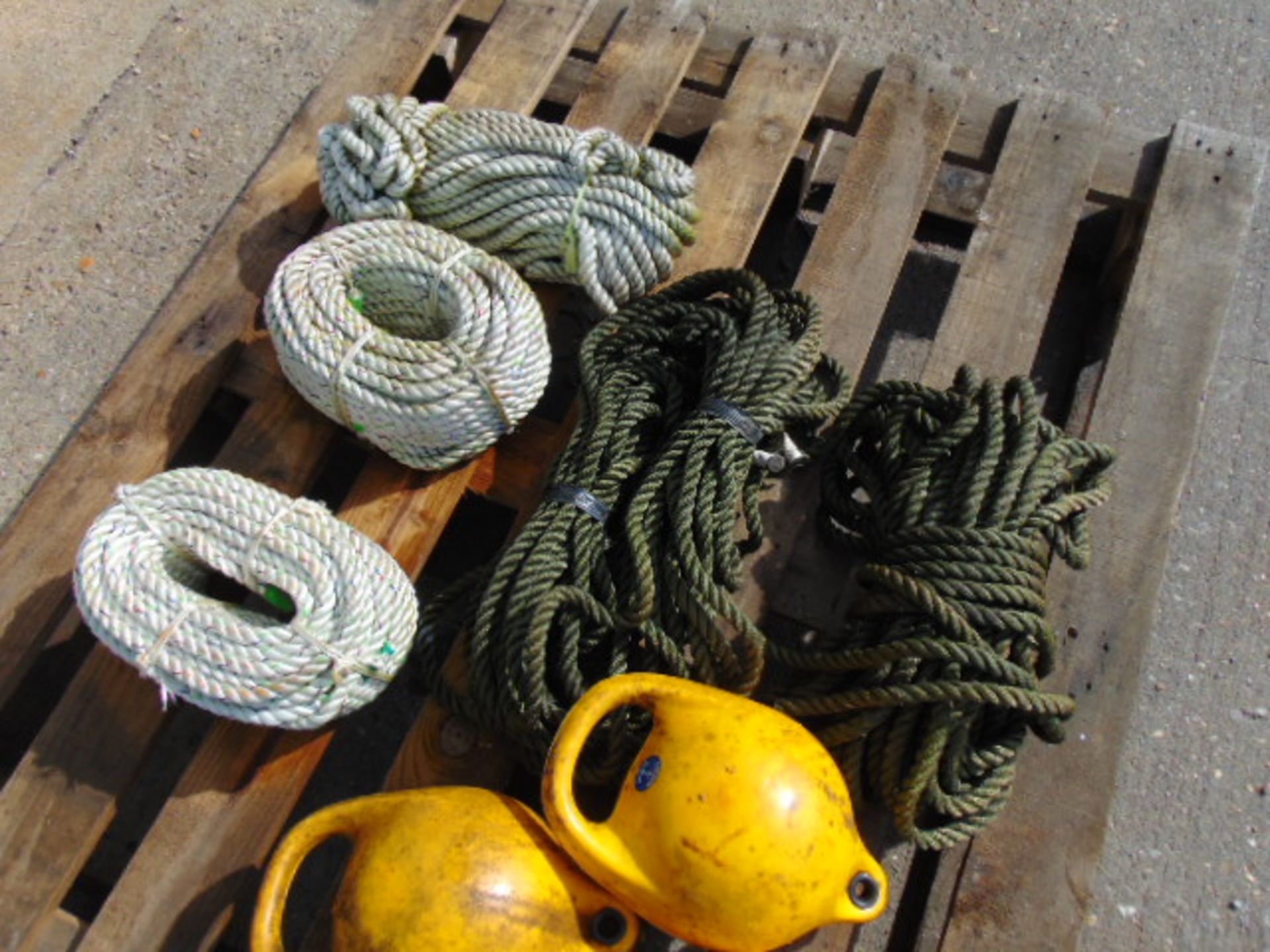 5 x Mooring Ropes and 3 x Pick Up Buoys - Image 2 of 6