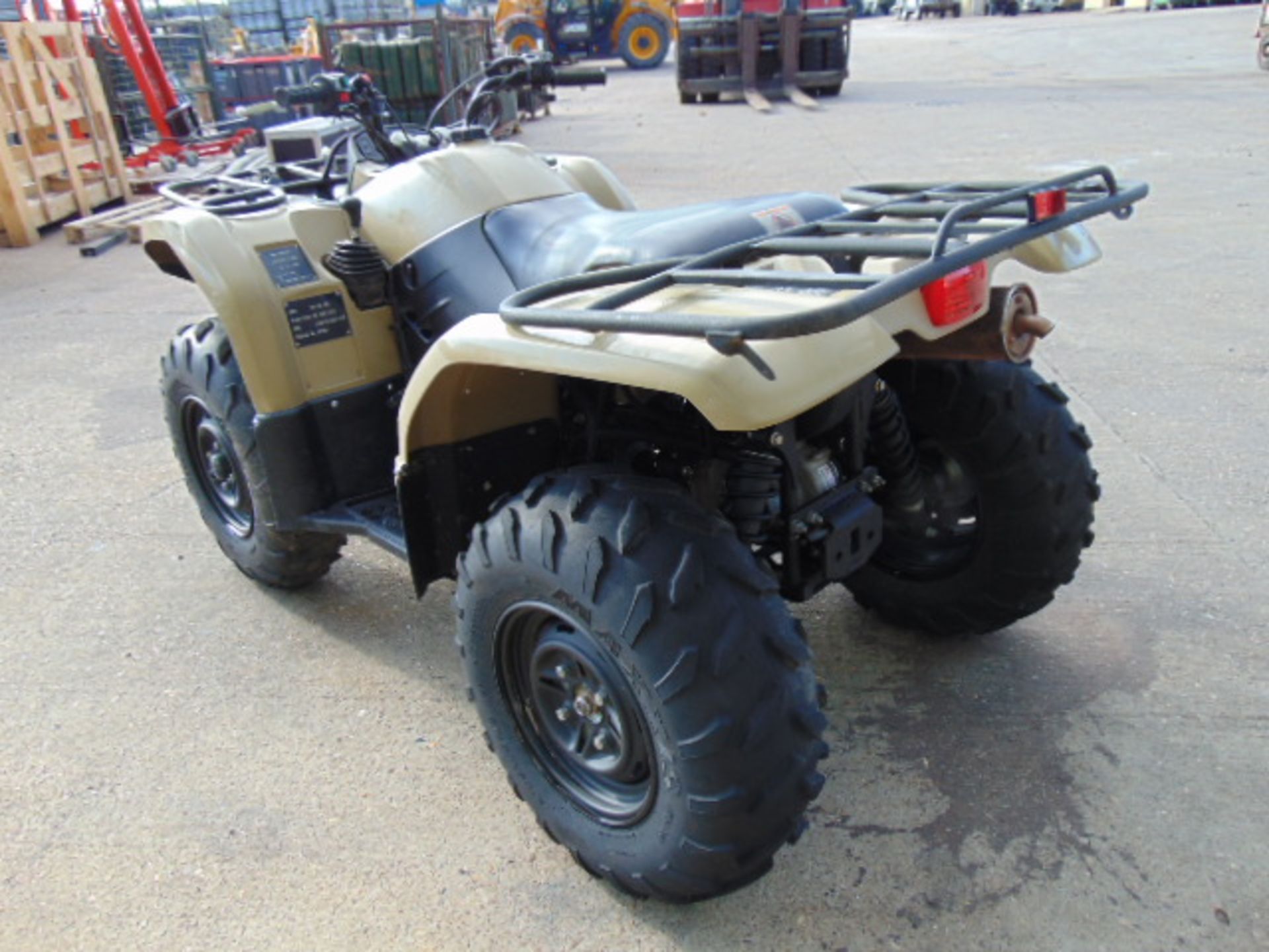 Military Specification Yamaha Grizzly 450 4 x 4 ATV Quad Bike Complete with Winch ONLY 130 HOURS! - Image 8 of 20