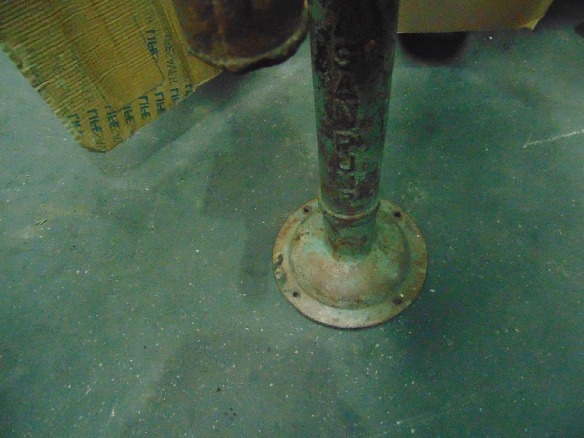 ANTIQUE CAST IRON WATER PUMP - VINTAGE - Image 5 of 6