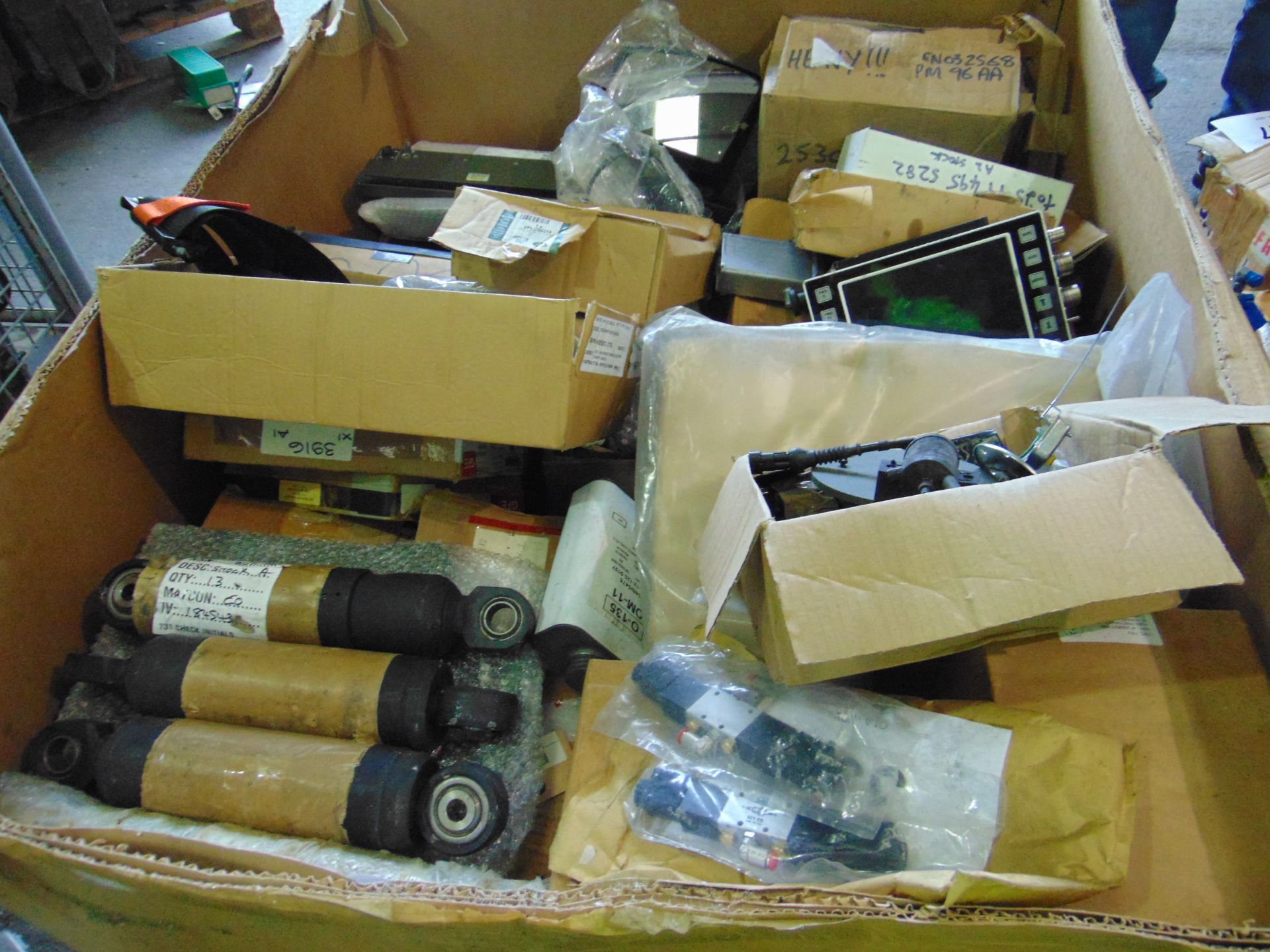 1 x Triwall box of Unsorted Vehicle FV spares as shown - Image 3 of 4