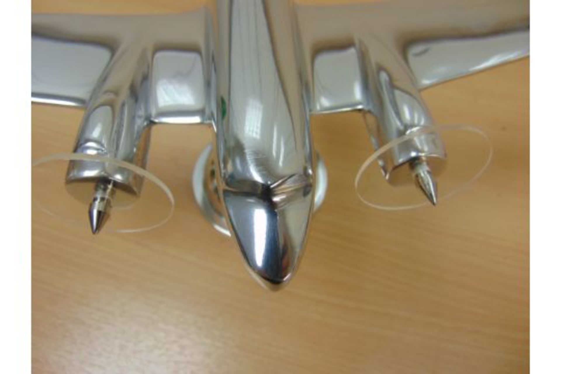 POLISHED ALUMINIUM DESKTOP MODEL OF A DC3 DAKOTA WITH ROTATING PROP DISCS - Image 7 of 10