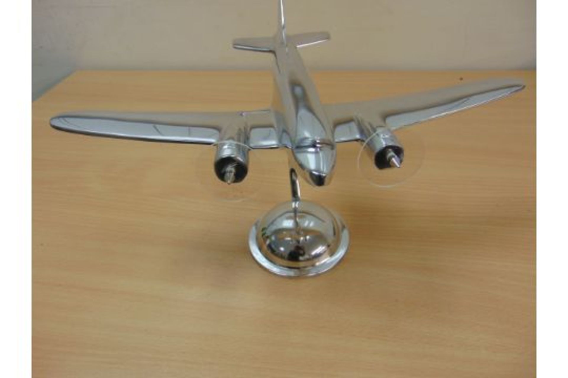 POLISHED ALUMINIUM DESKTOP MODEL OF A DC3 DAKOTA WITH ROTATING PROP DISCS - Image 5 of 10