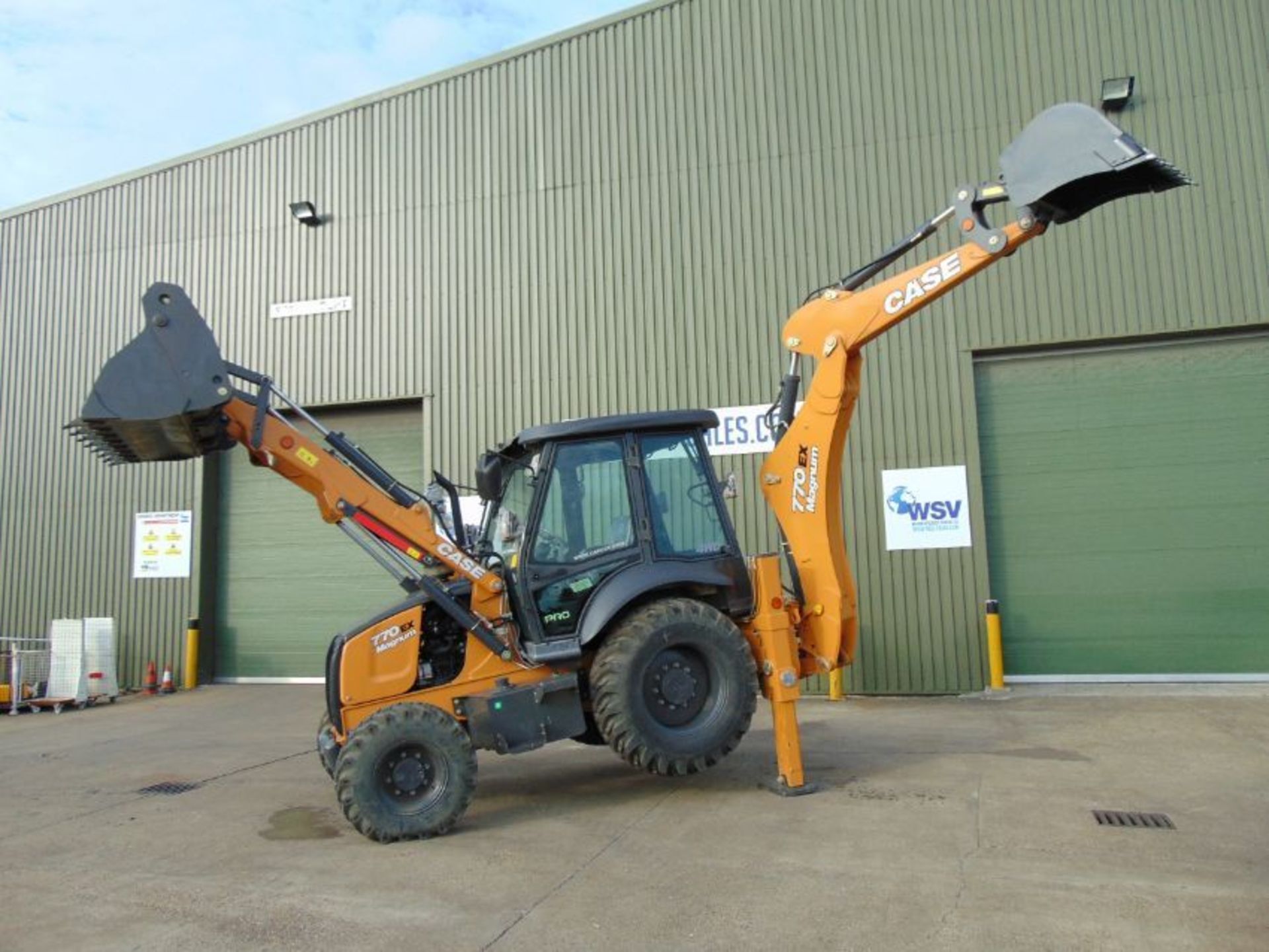 UNUSED Case 770 EX Magnum Backhoe Excavator - Image 9 of 31