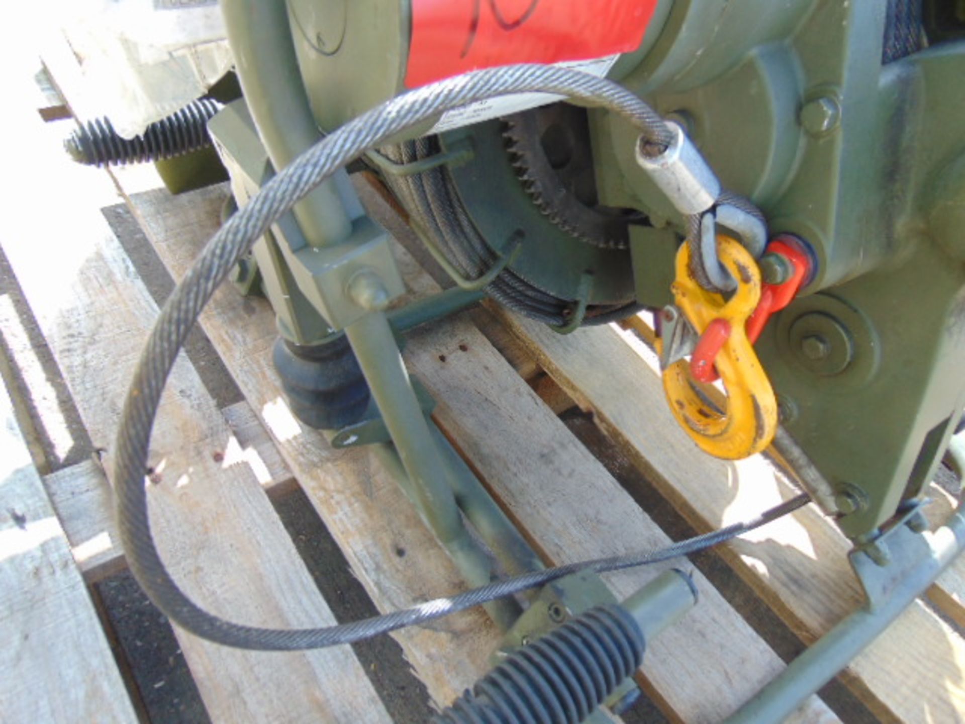 Ex Reserve Demountable Electric Winch Assembly with remote controls as shown. - Image 6 of 8