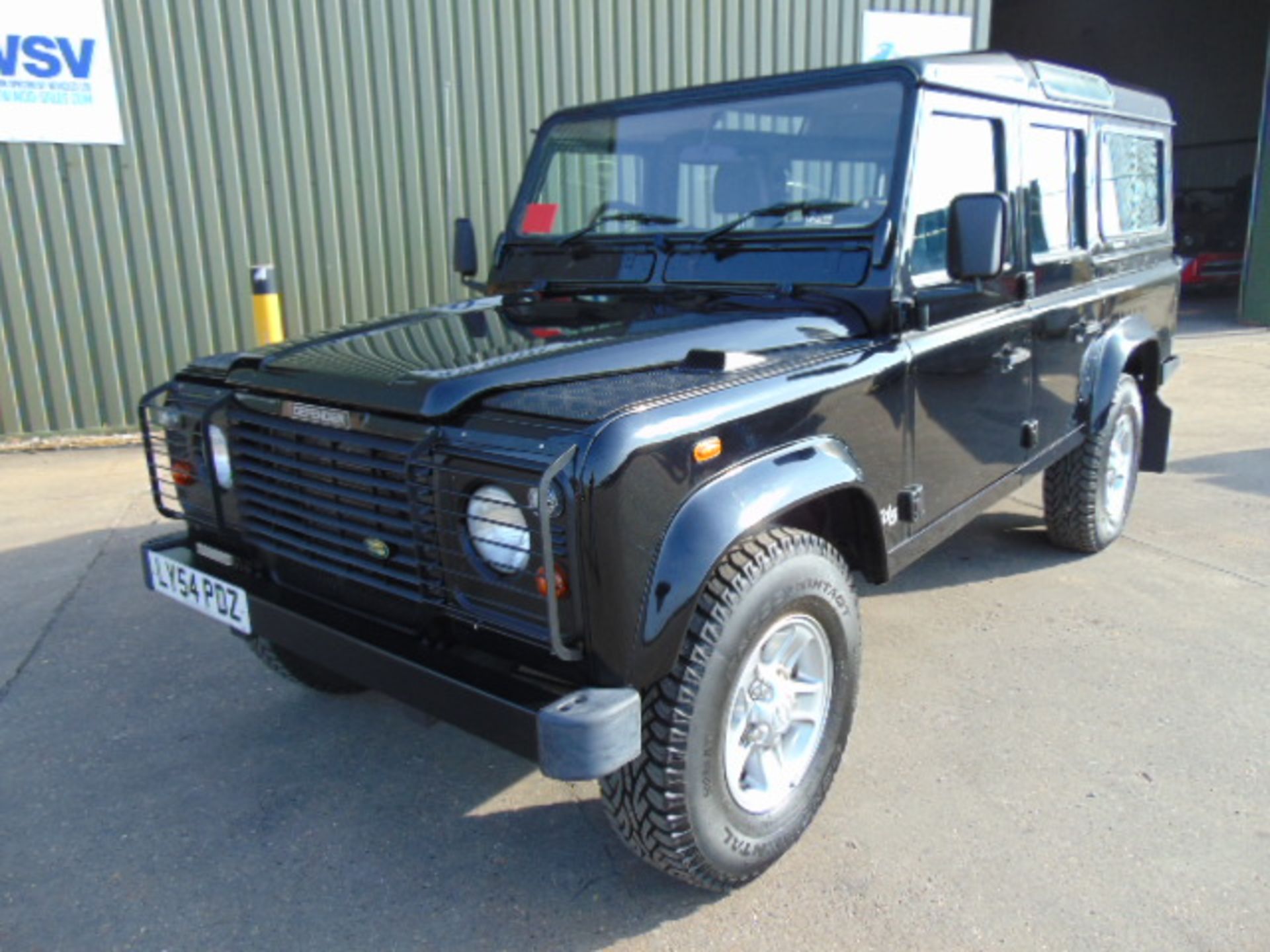 2005 Land Rover Defender 110 County TD5 9 Seat Station Wagon c/w Service History ONLY 100,212 Miles! - Image 2 of 43