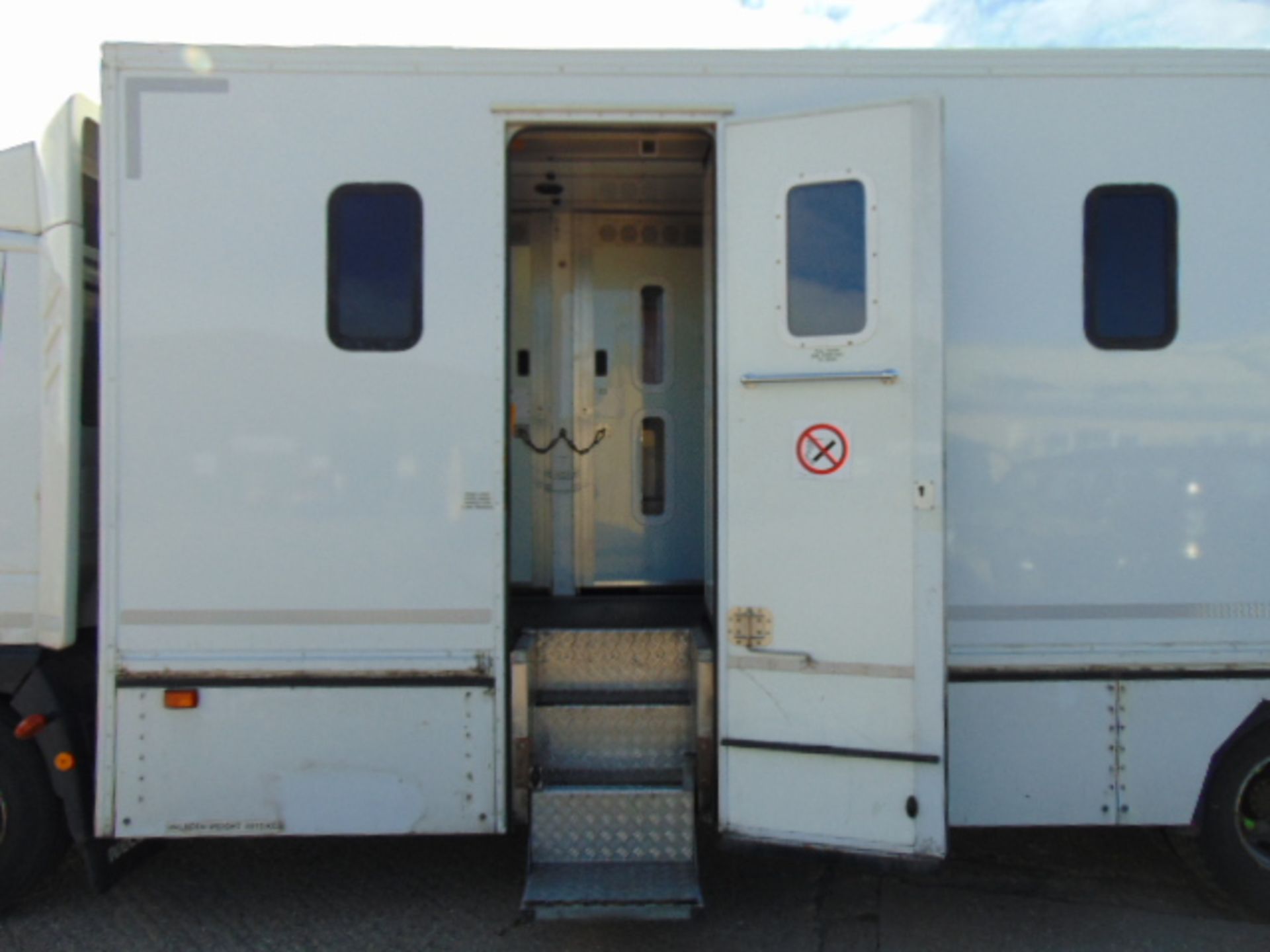 2011 Iveco Eurocargo 100E18 Day Cab Box Van 4x2 3.9L Diesel - Prison/Secure Transport Vehicle - Image 9 of 26