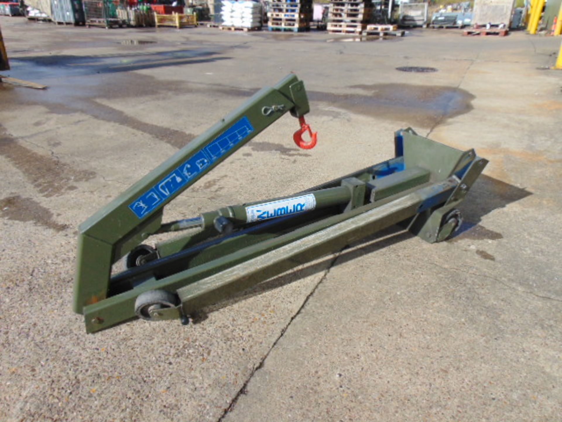 Weber WJN10 1100Kg Hydraulic Foldaway Floor Crane ideal for Workshops or Service Vans - Image 8 of 12