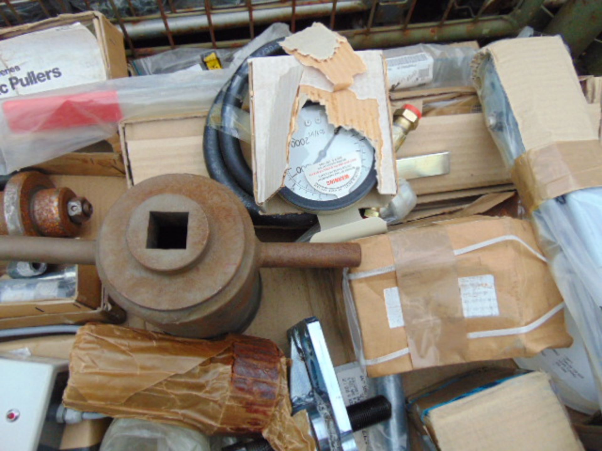 Stillage of Workshop Tools Leyland Daf, Drops, Foden, Volvo etc as shown - Image 7 of 9
