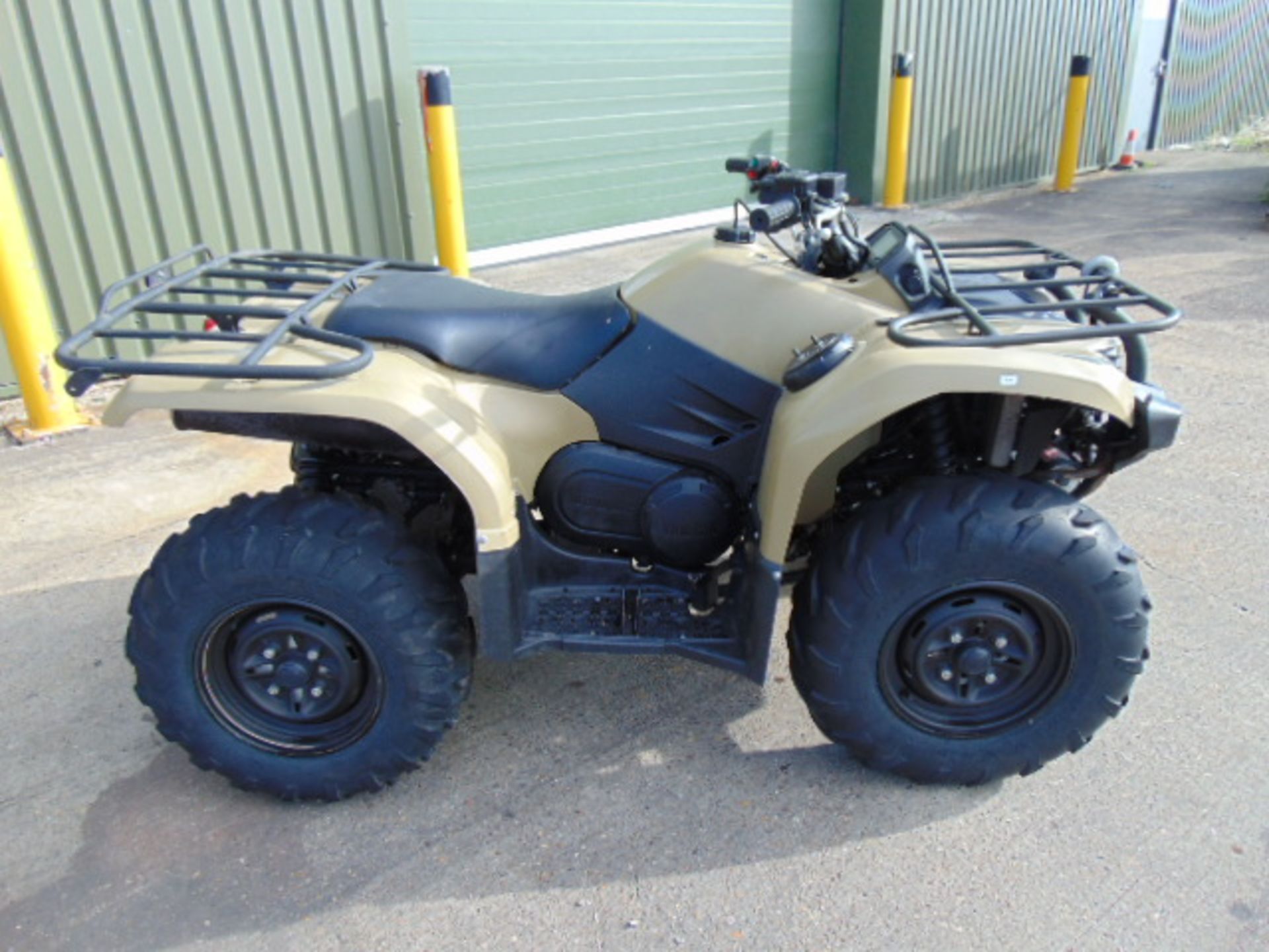 Military Specification Yamaha Grizzly 450 4 x 4 ATV Quad Bike Complete with Winch ONLY 130 HOURS! - Image 5 of 20