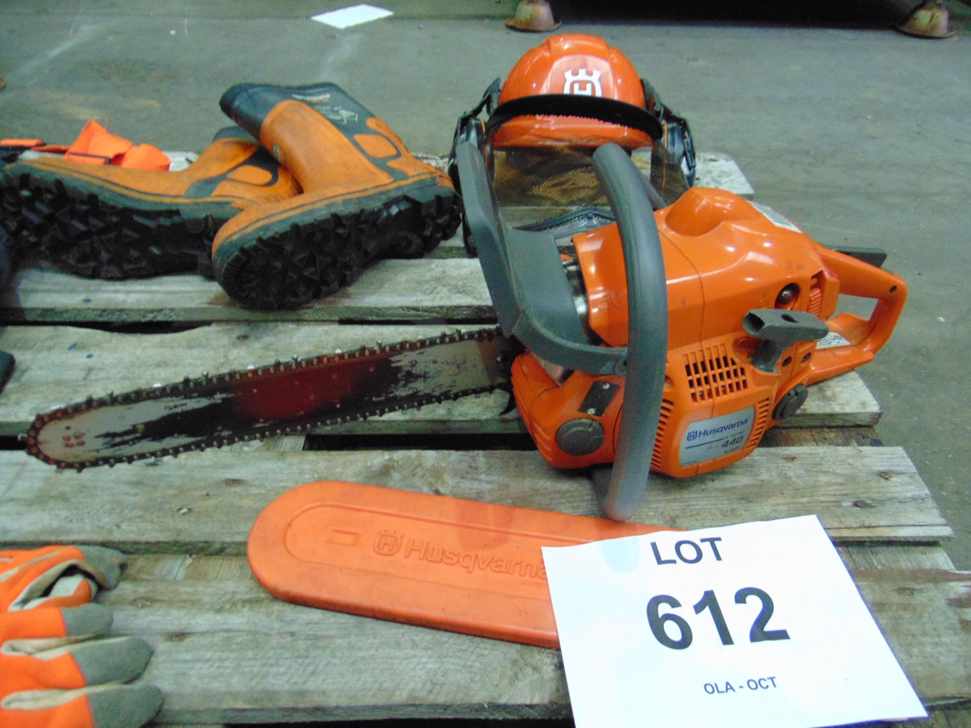 Husqvarna 440 Chainsaw C/W Protective Eqpt inc Trousers, Helmet, Gloves and Boots - Image 2 of 7