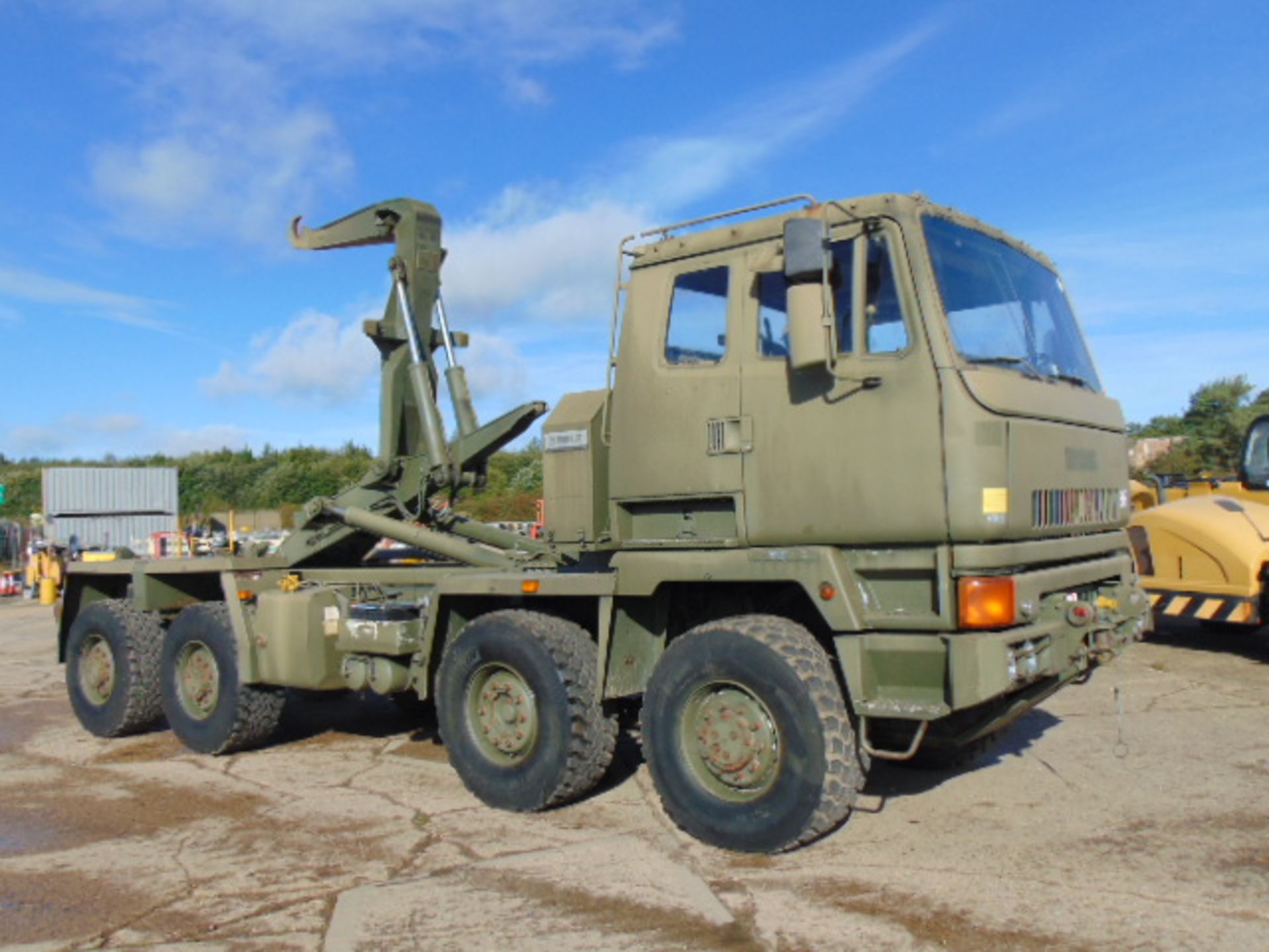 DAF 8x6 DROPS Multilift LHD Hook Loader - Image 9 of 26