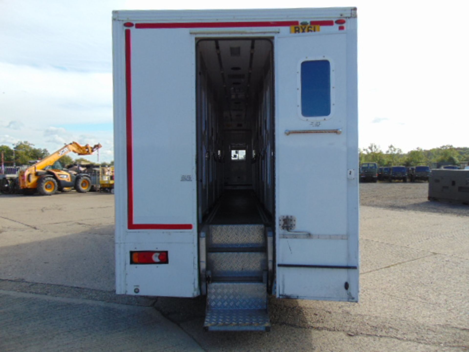 2011 Iveco Eurocargo 100E18 Day Cab Box Van 4x2 3.9L Diesel - Prison/Secure Transport Vehicle - Image 10 of 26