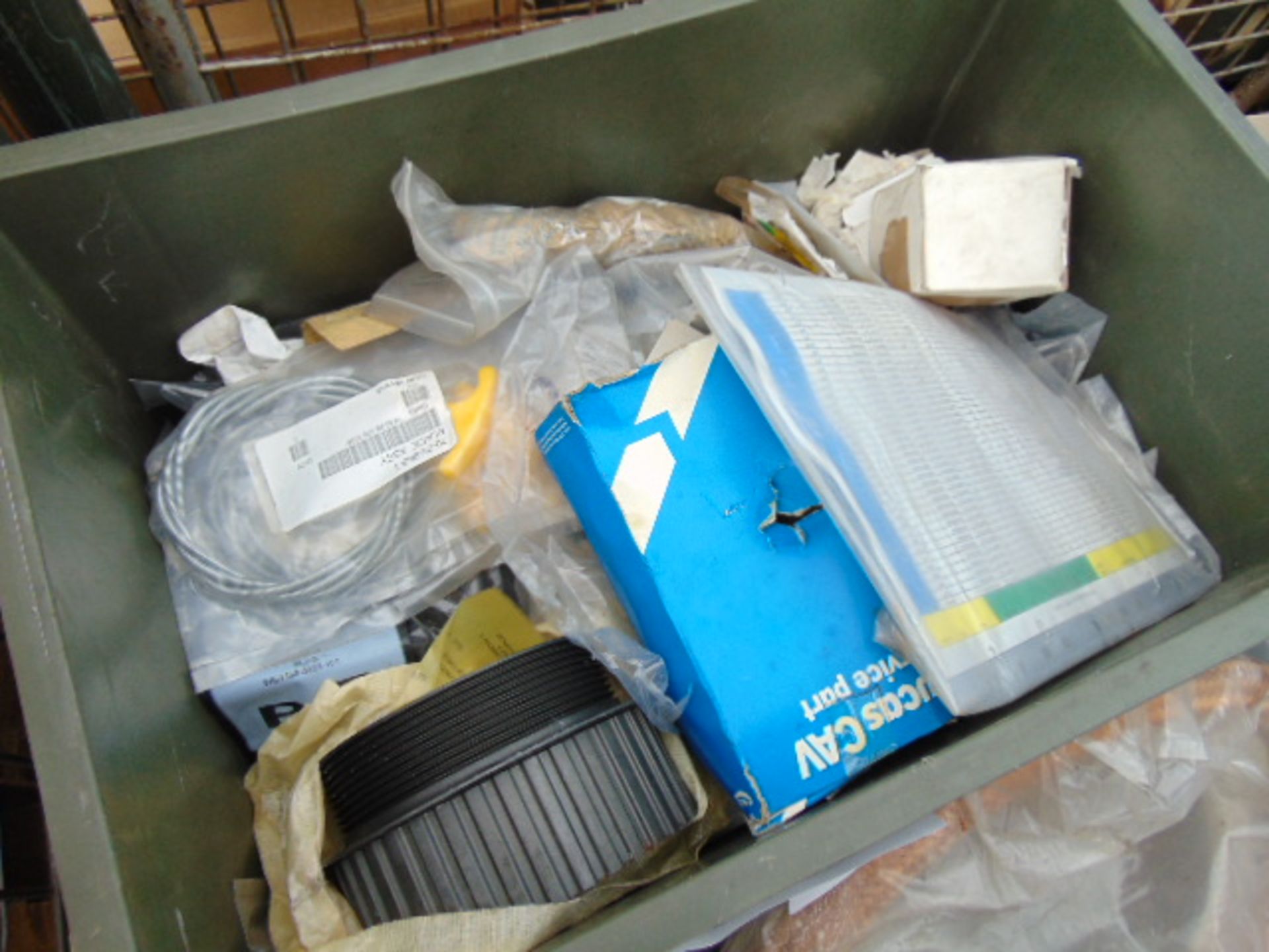 1 x Stillage of AFV Spares inc CVRT, 432, Supercat etc - Image 4 of 7