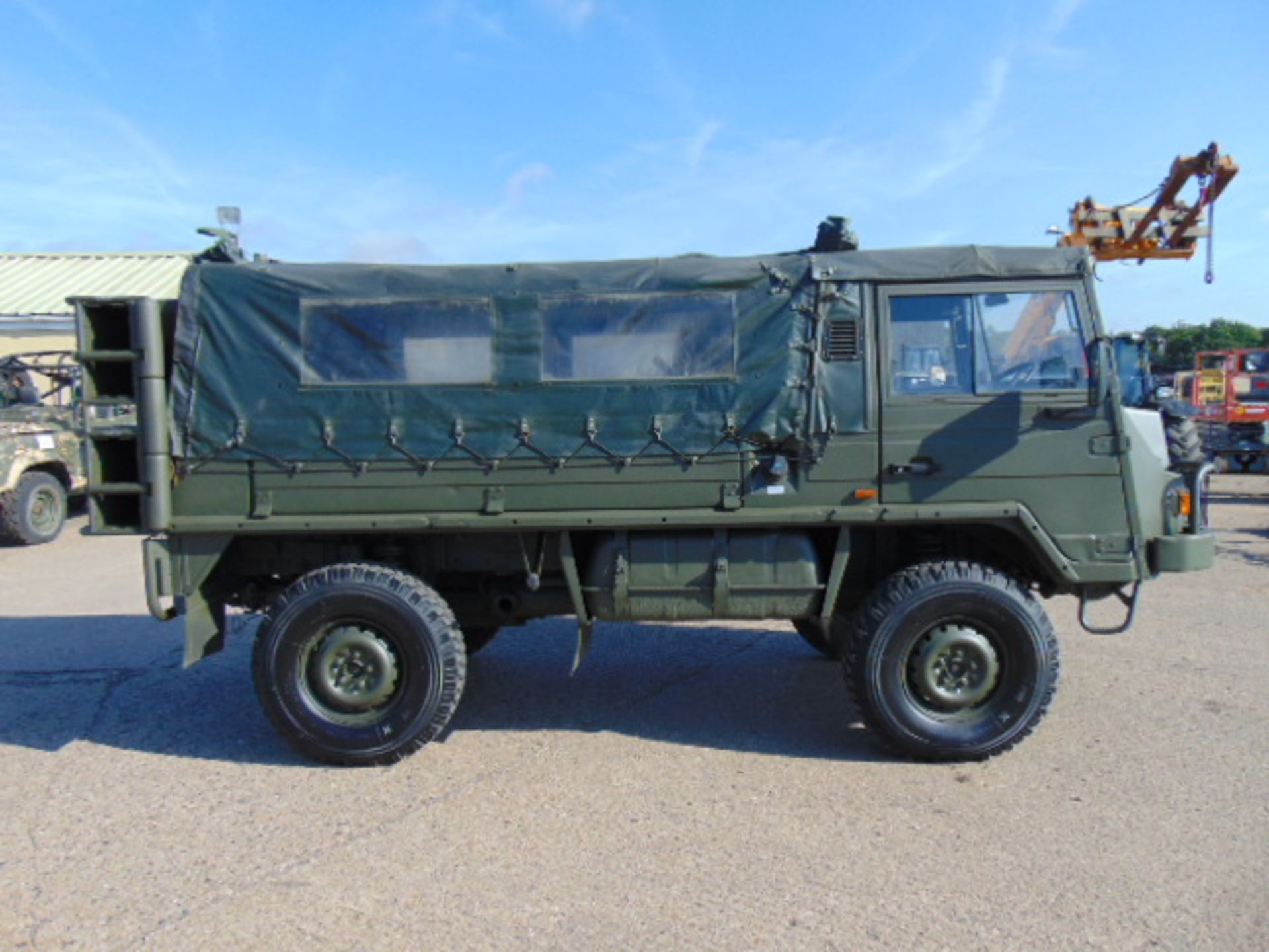 Military Specification Pinzgauer 716 4X4 Soft Top c/w Ramsay Winch ONLY 25,743 MILES! - Image 5 of 31