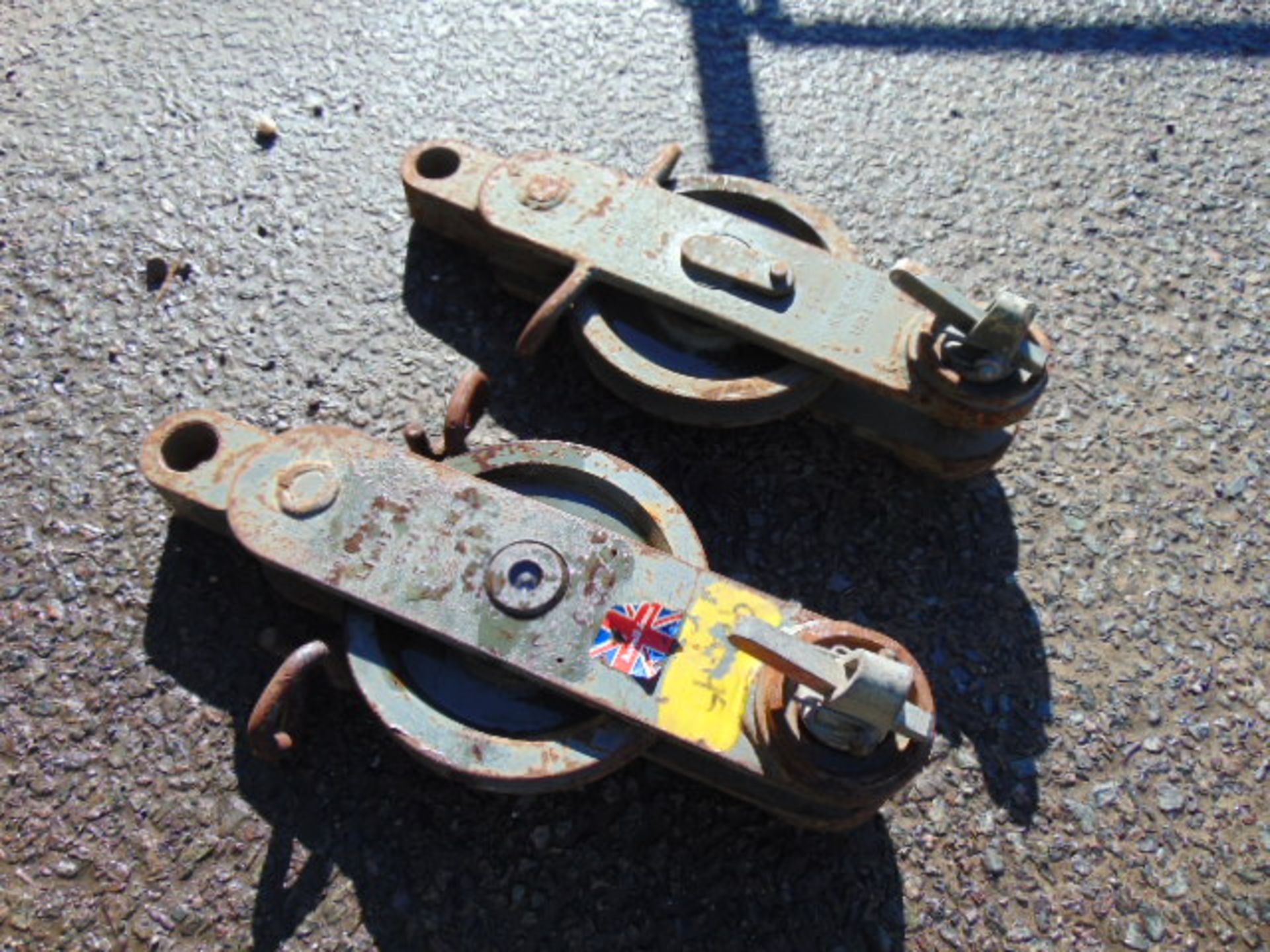 2 x 10.5 tonne Snatch blocks, as used on CVR(T) Samson Recovery Vehicle - Image 3 of 4