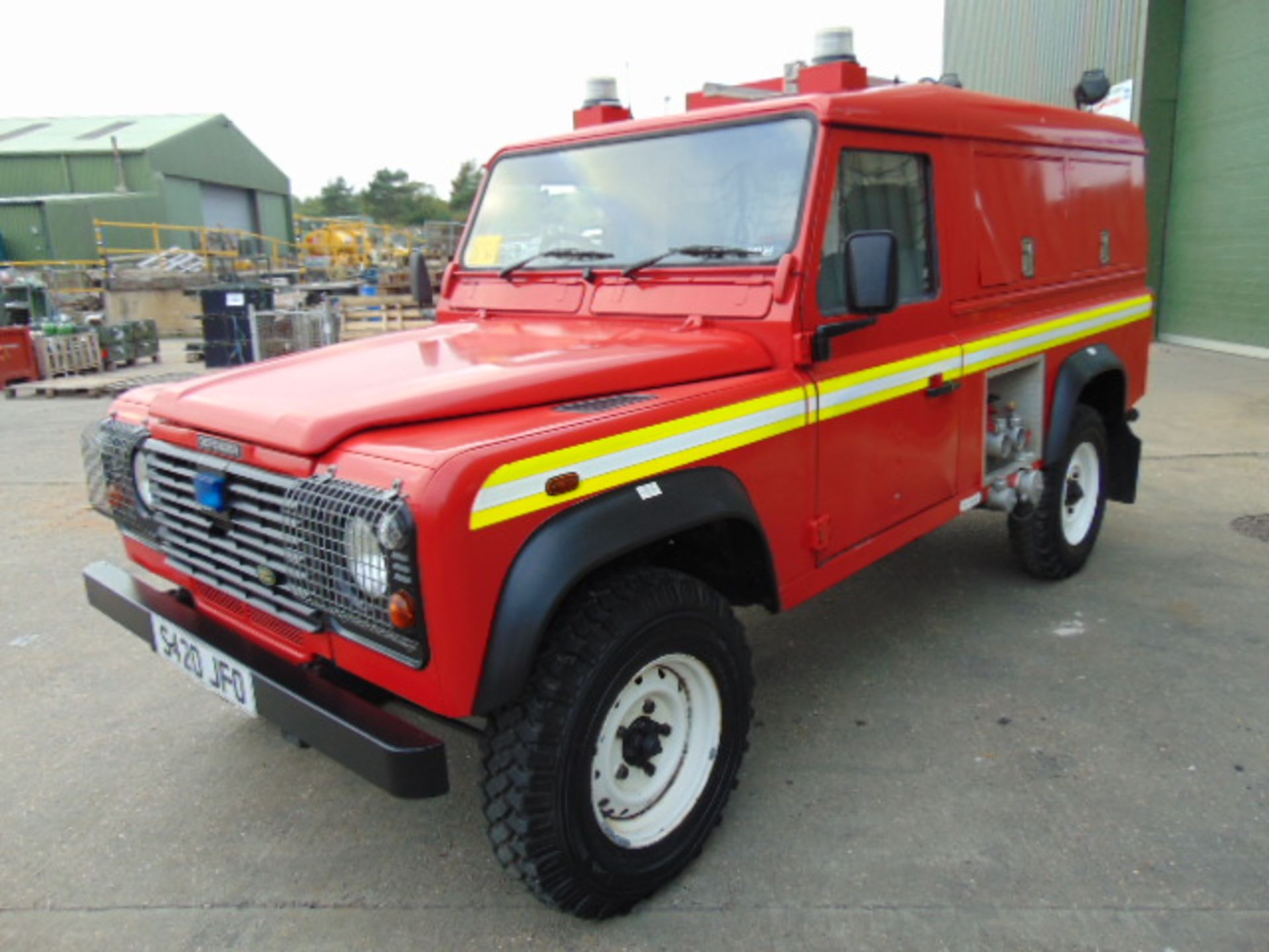 1 Owner Land Rover Defender 110 TD5 Saxon Firefighting Vehicle ONLY 34,600 MILES! - Image 4 of 45