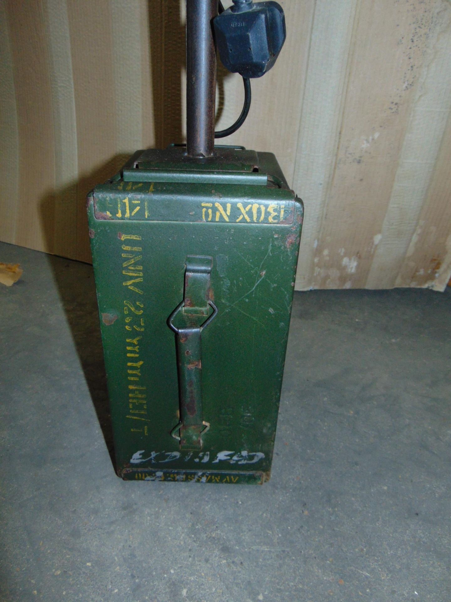 VERY UNUSUAL TABLE/SIDE LAMP MADE FROM ORIGINAL STEEL HELMET AND 50CAL AMMO BOX - Image 4 of 6