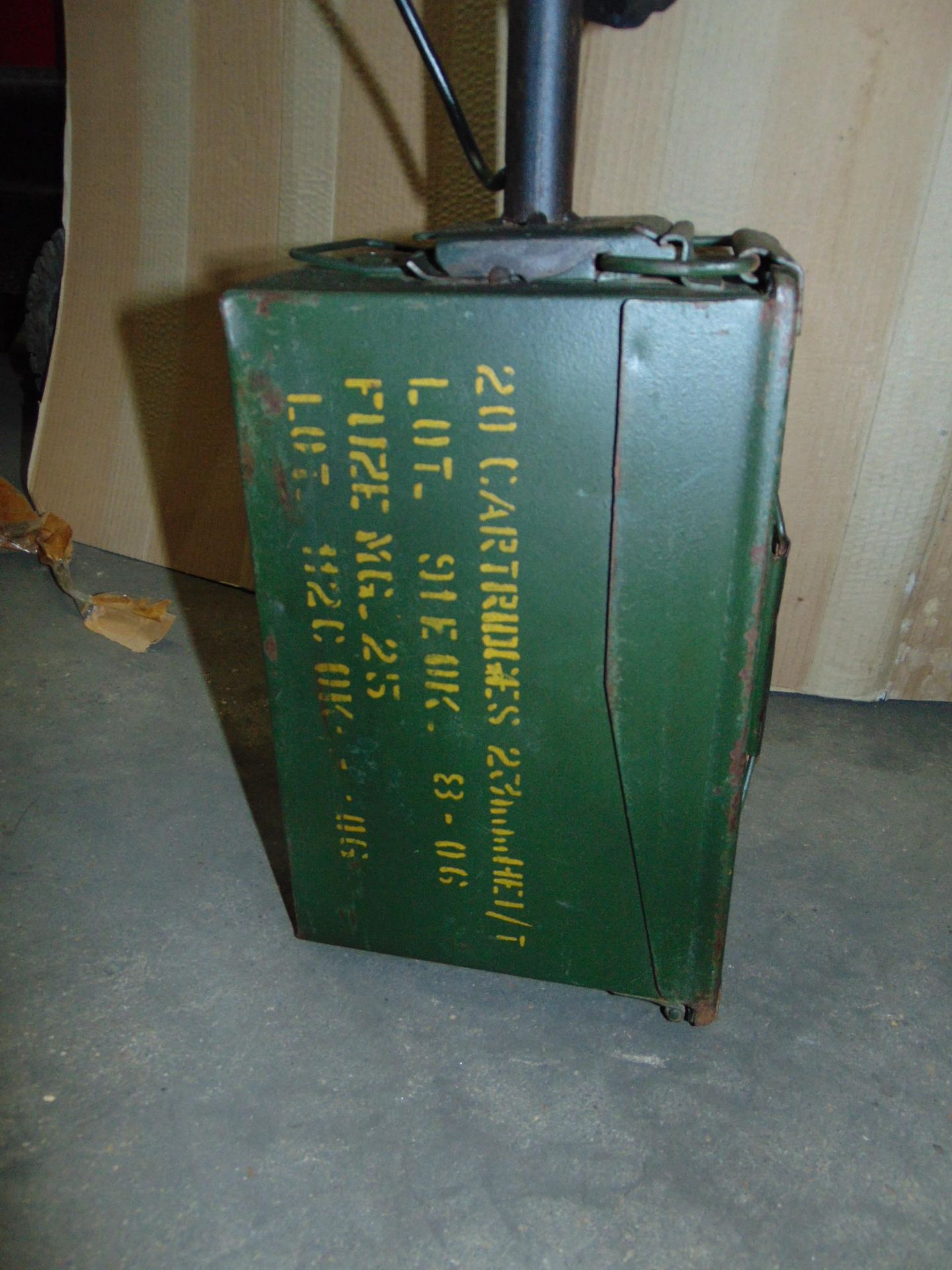 VERY UNUSUAL TABLE/SIDE LAMP MADE FROM ORIGINAL STEEL HELMET AND 50CAL AMMO BOX - Image 5 of 6