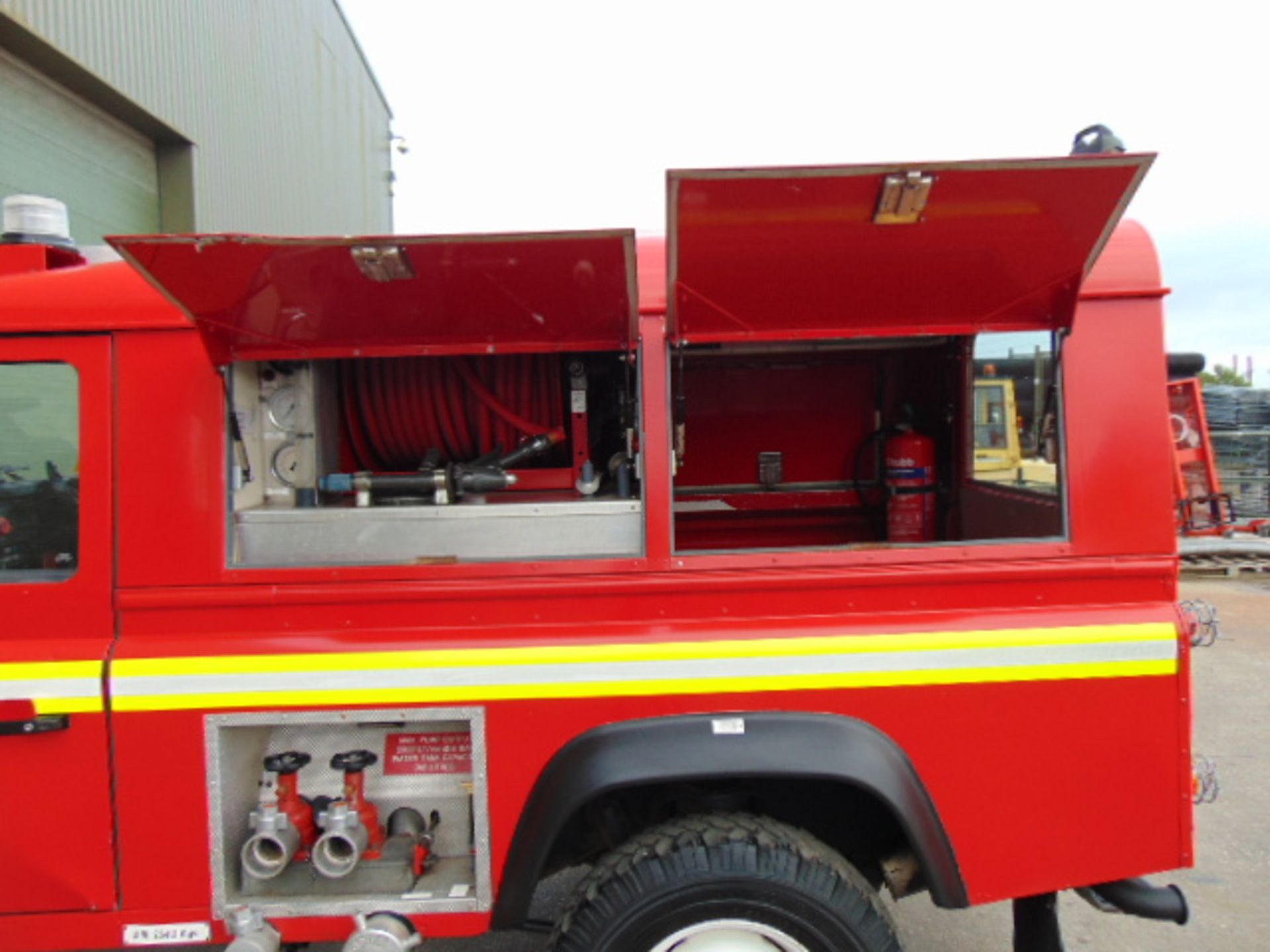 1 Owner Land Rover Defender 110 TD5 Saxon Firefighting Vehicle ONLY 34,600 MILES! - Image 16 of 45