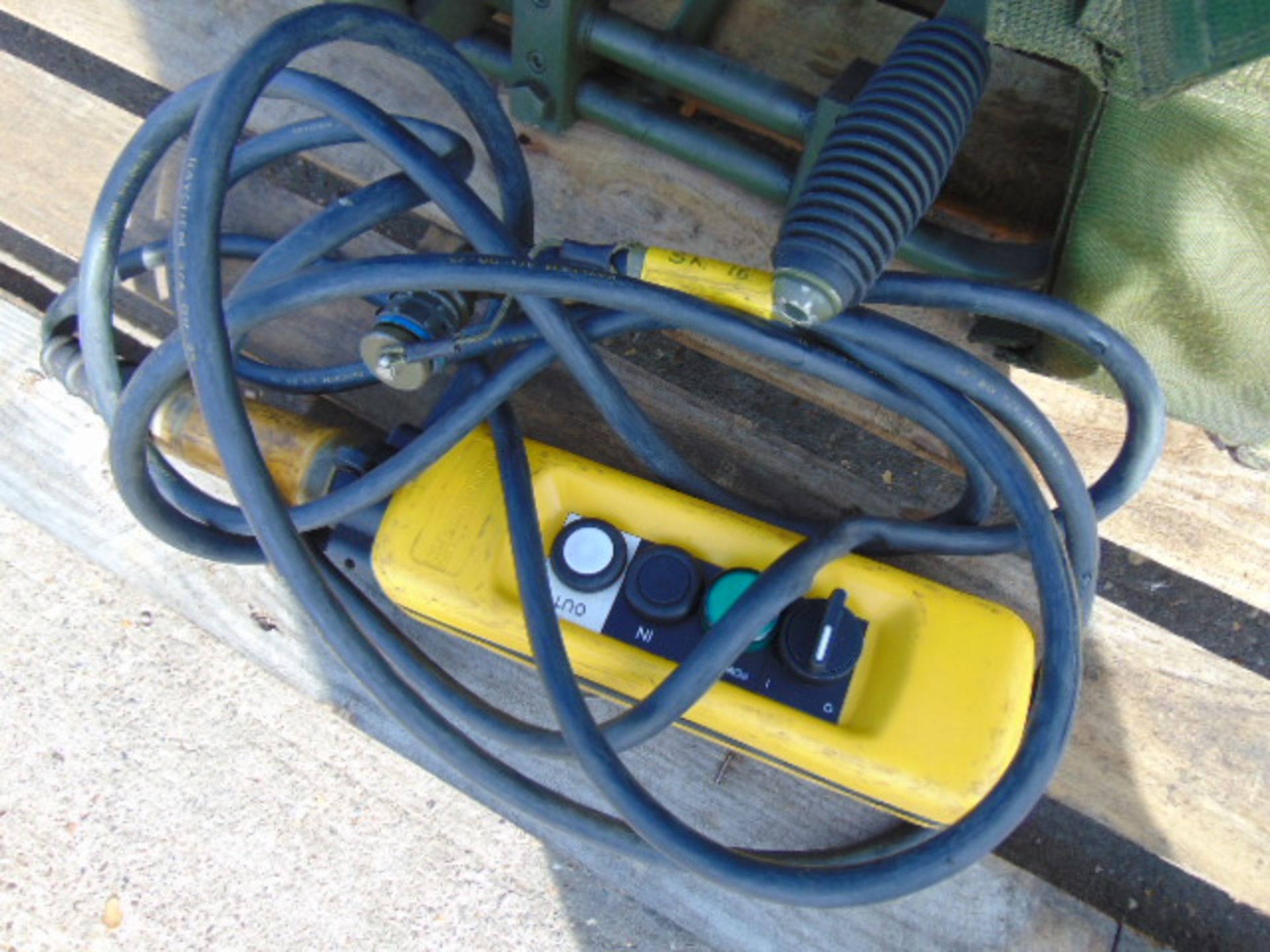 Ex Reserve Demountable Electric Winch Assembly with remote controls as shown. - Image 8 of 8