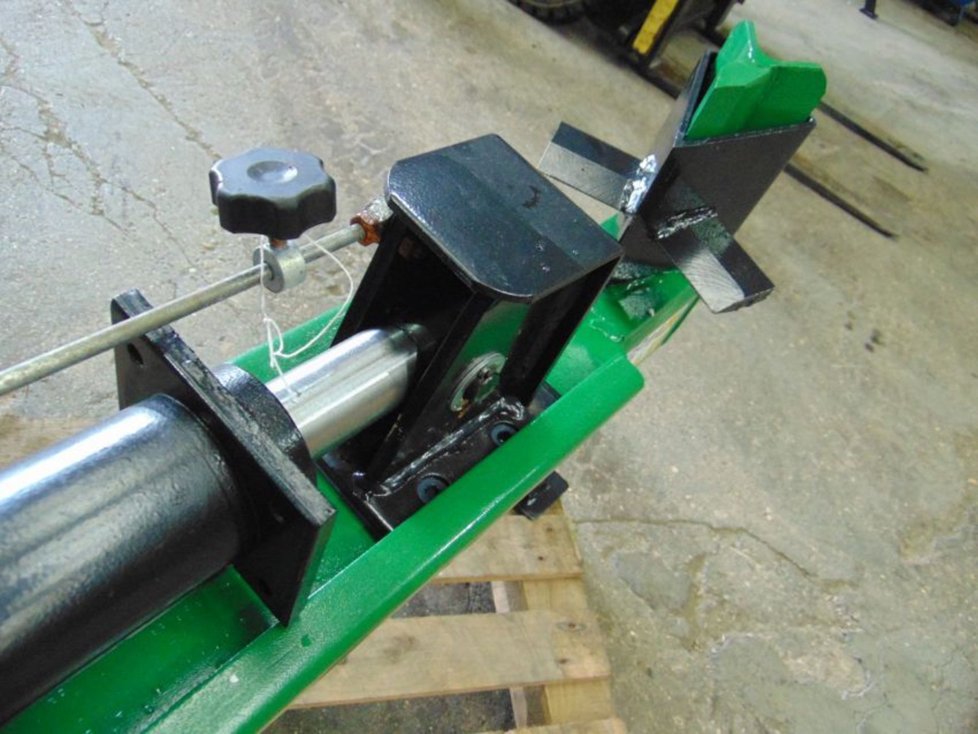 ** BRAND NEW ** Kellfri CW8T520 Electric Hydraulic Log Splitter - Image 6 of 10