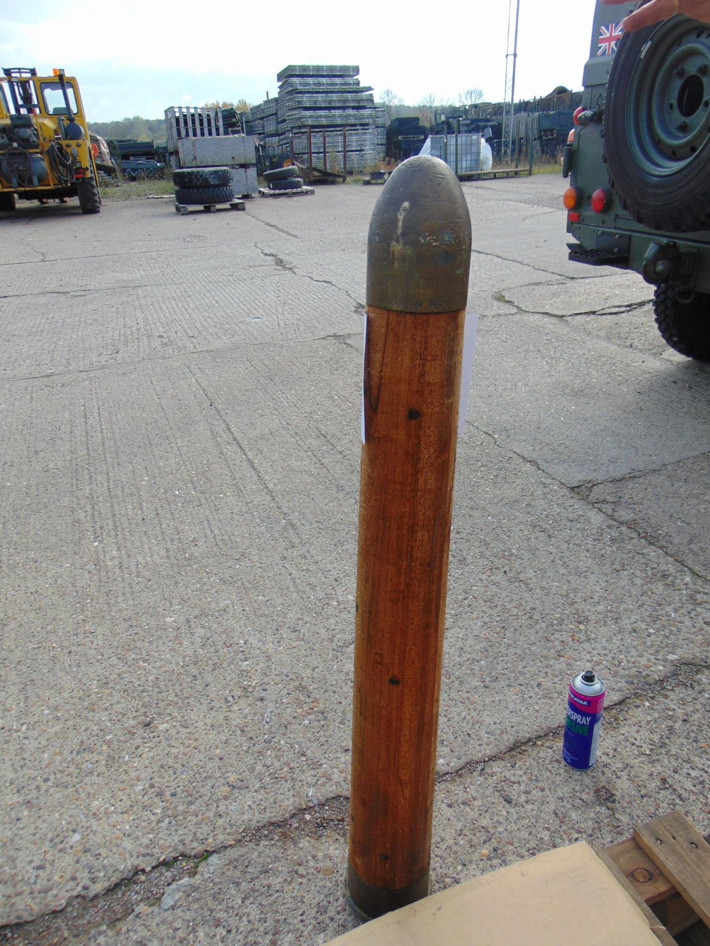 VERY RARE 120 MM L6A1 BAT DRILL RD BRASS AND OAK- DATED 1974 - Image 8 of 8