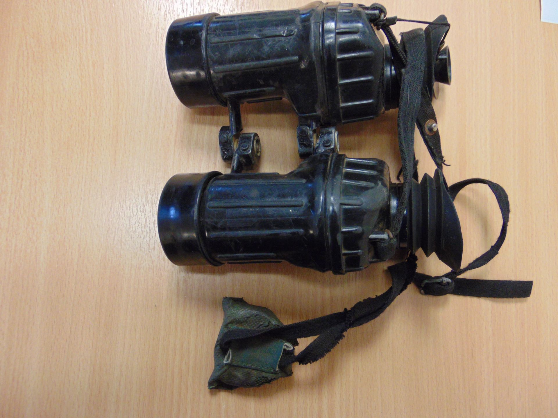 BRITISH ARMY L12A1 7X42 SELF FOCUSING BINOCULARS WITH FILTERS - Image 3 of 5